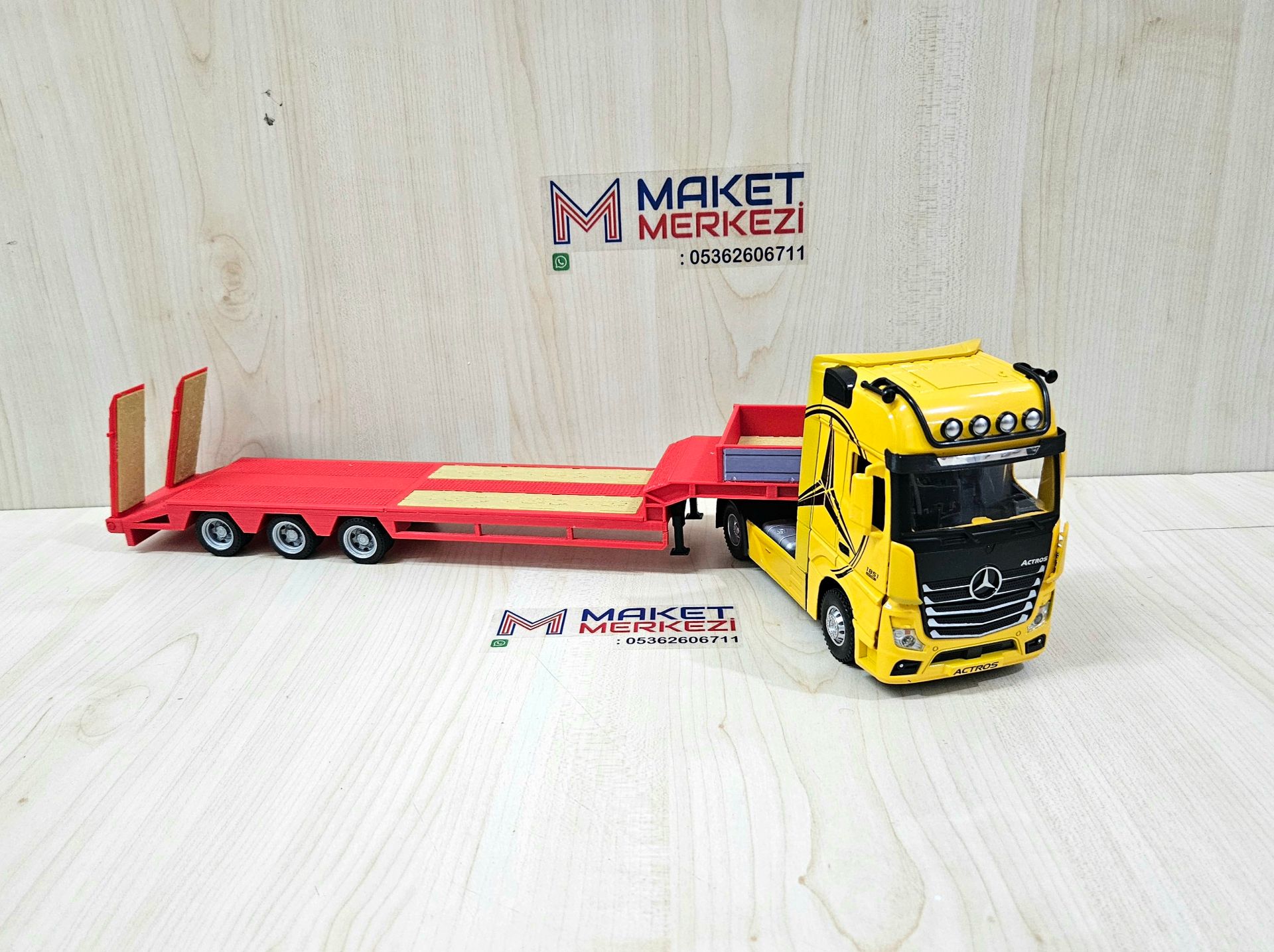 1/36 SARI MERCEDES ACTROS 1851 LOWBED DORSELİ TIR MAKETİ