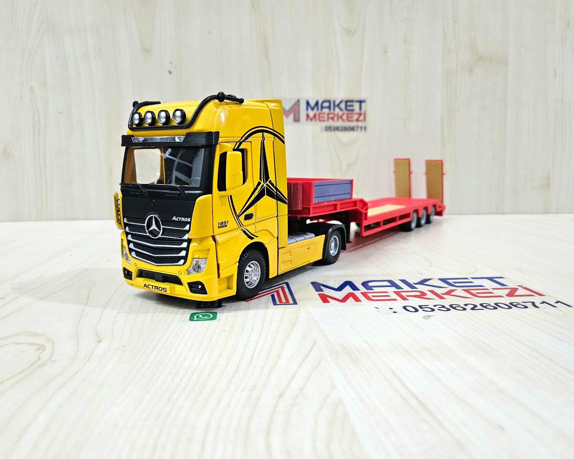 1/36 SARI MERCEDES ACTROS 1851 LOWBED DORSELİ TIR MAKETİ