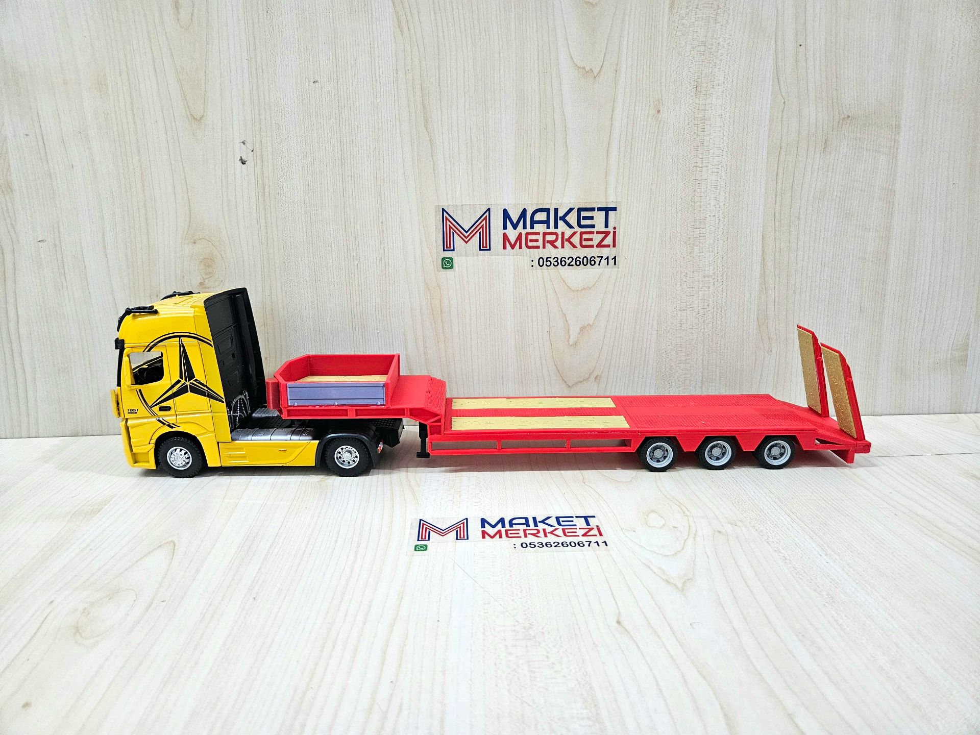 1/36 SARI MERCEDES ACTROS 1851 LOWBED DORSELİ TIR MAKETİ