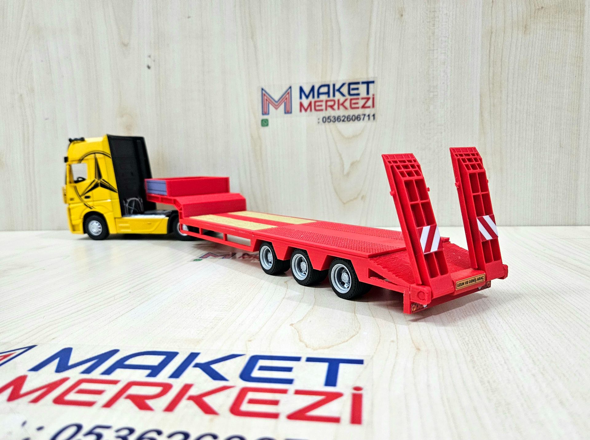 1/36 SARI MERCEDES ACTROS 1851 LOWBED DORSELİ TIR MAKETİ