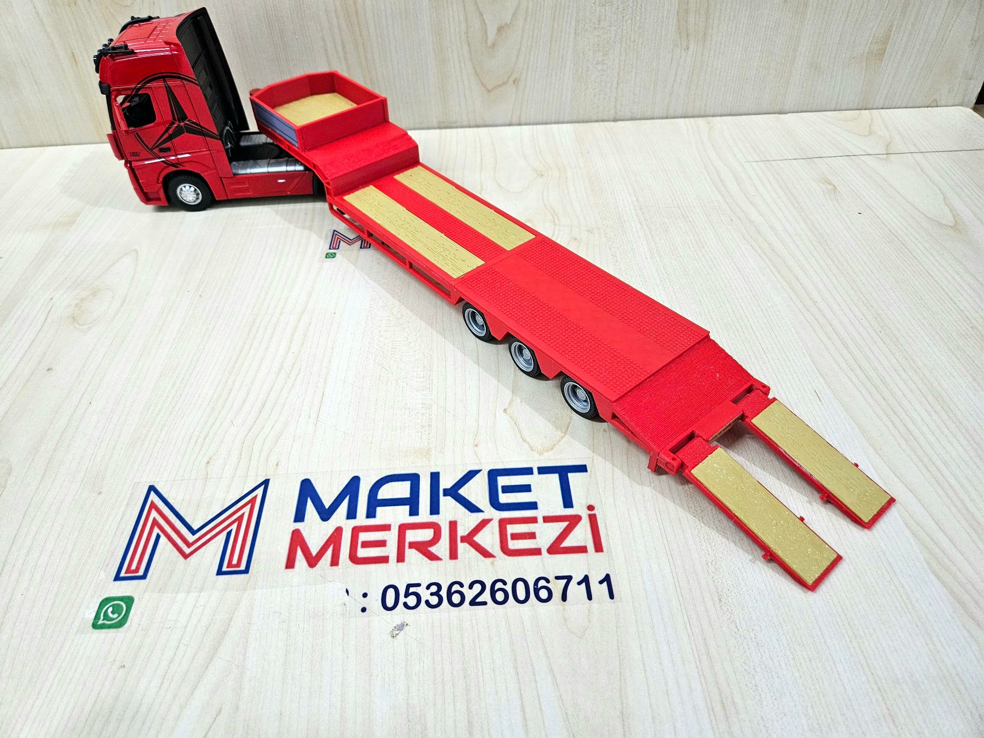 1/36 KIRMIZI MERCEDES ACTROS 1851 LOWBED DORSELİ TIR MAKETİ