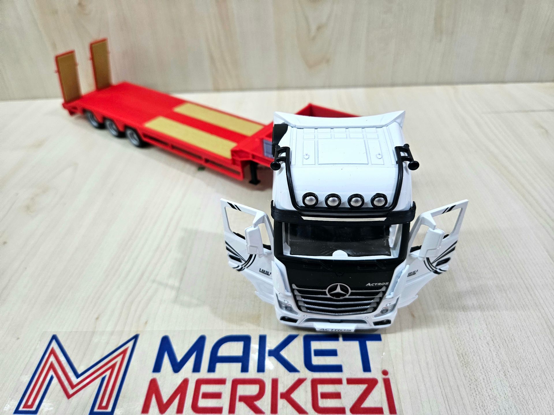 1/36 BEYAZ MERCEDES ACTROS 1851 LOWBED DORSELİ TIR MAKETİ