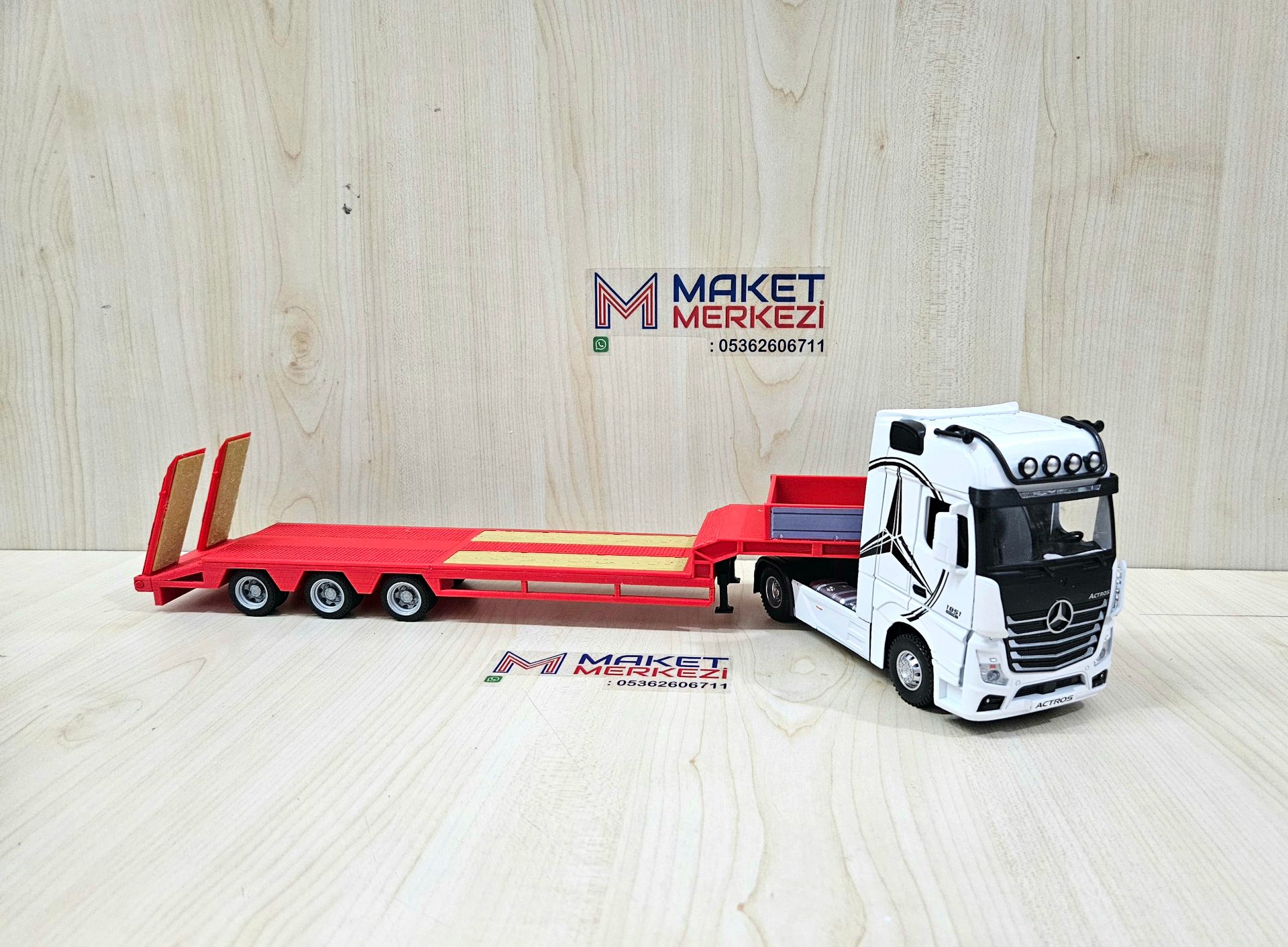 1/36 BEYAZ MERCEDES ACTROS 1851 LOWBED DORSELİ TIR MAKETİ