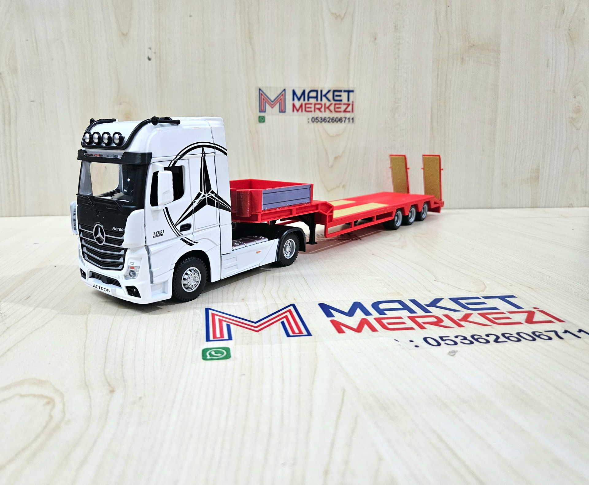 1/36 BEYAZ MERCEDES ACTROS 1851 LOWBED DORSELİ TIR MAKETİ