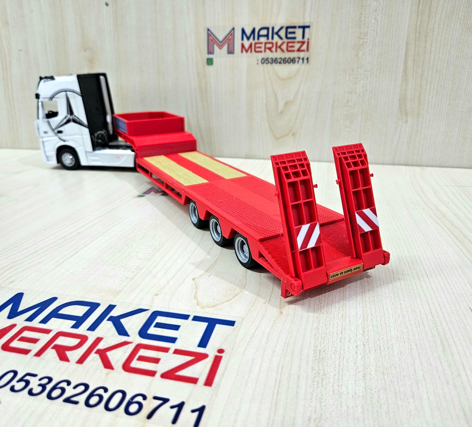 1/36 BEYAZ MERCEDES ACTROS 1851 LOWBED DORSELİ TIR MAKETİ