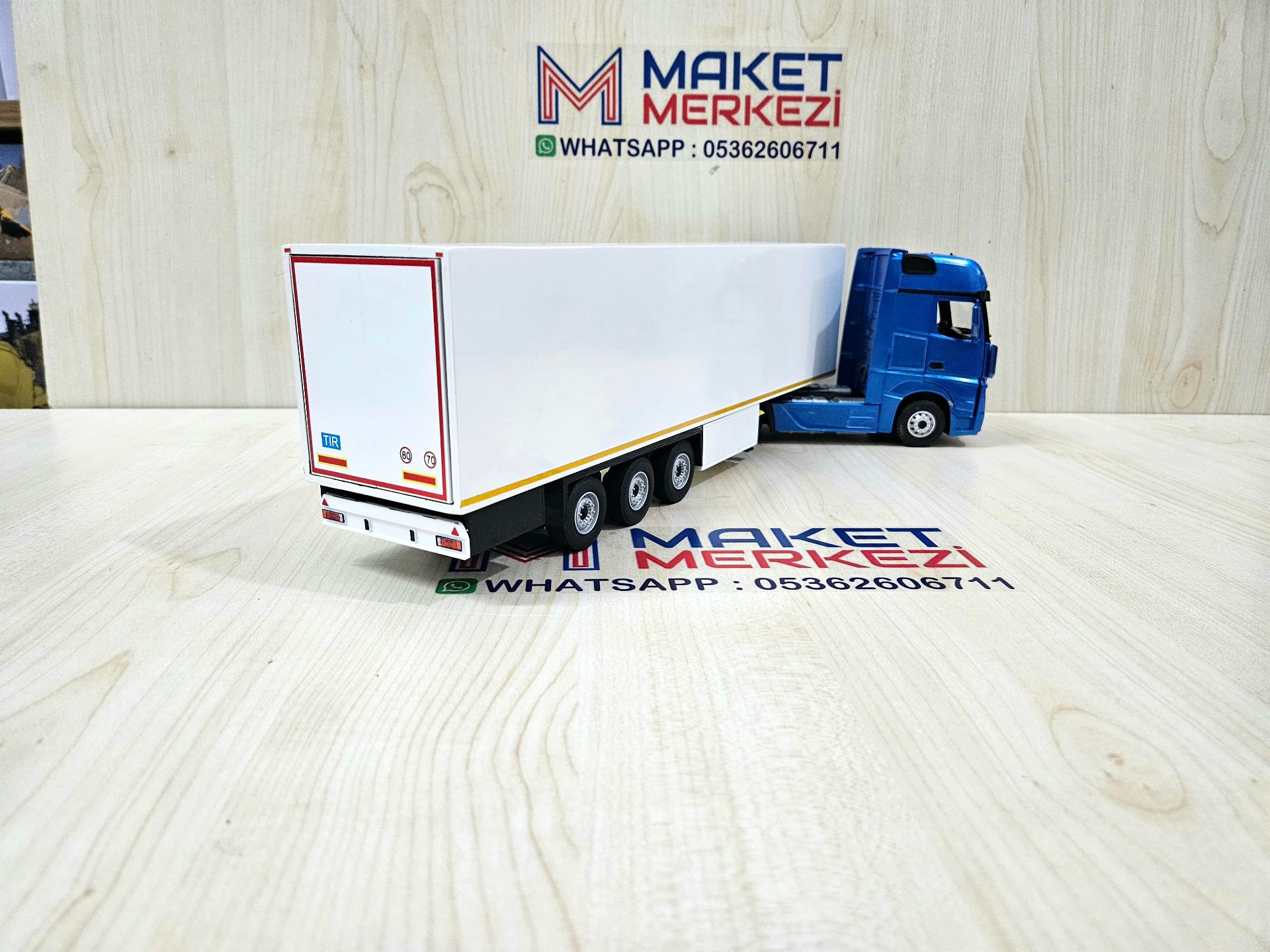 1/36 MAVİ MERCEDES ACTROS 1851 FRIGO DORSELİ TIR MAKETİ