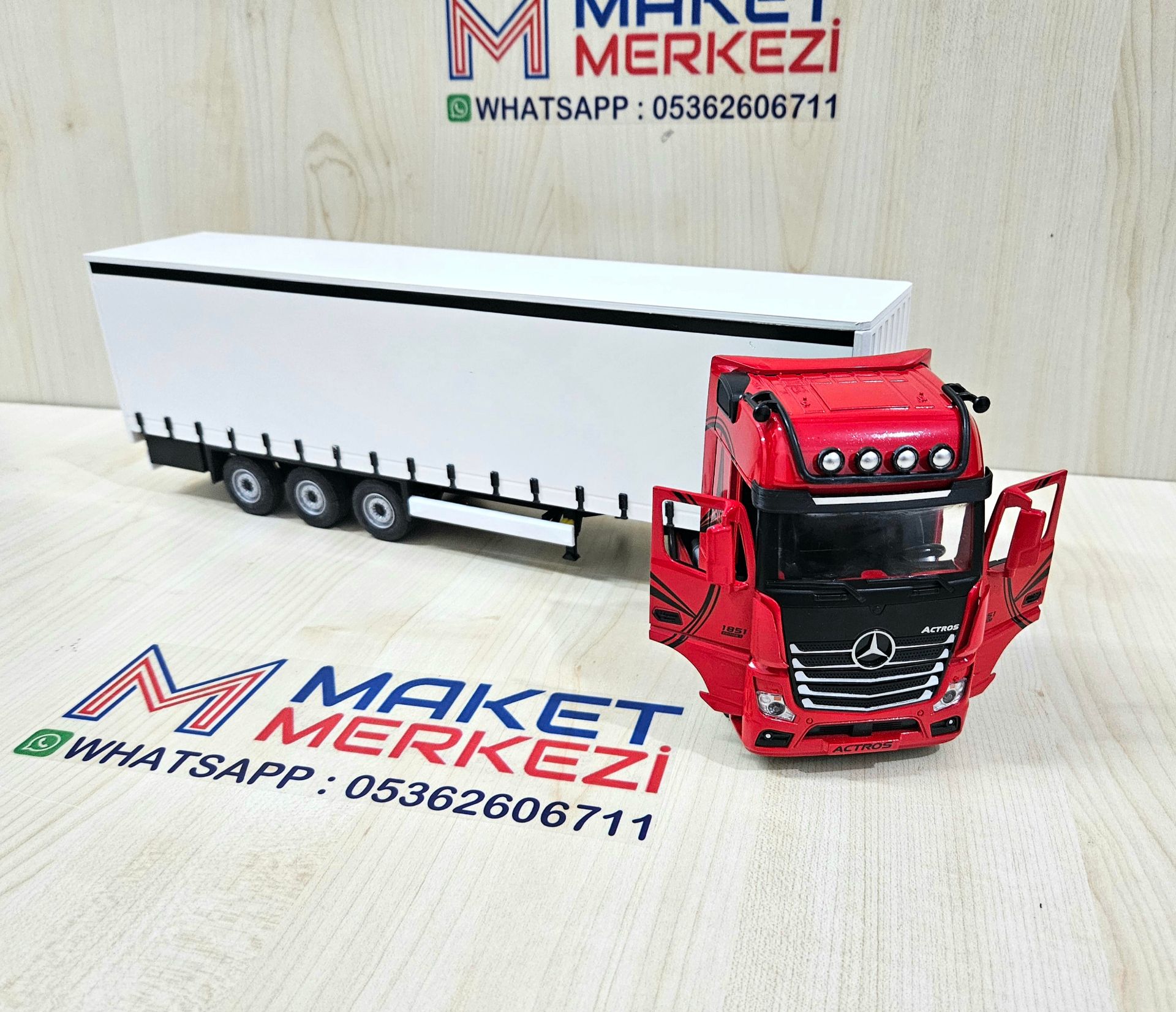 1/36 KIRMIZI MERCEDES ACTROS 1851 TENTE DORSELİ TIR MAKETİ
