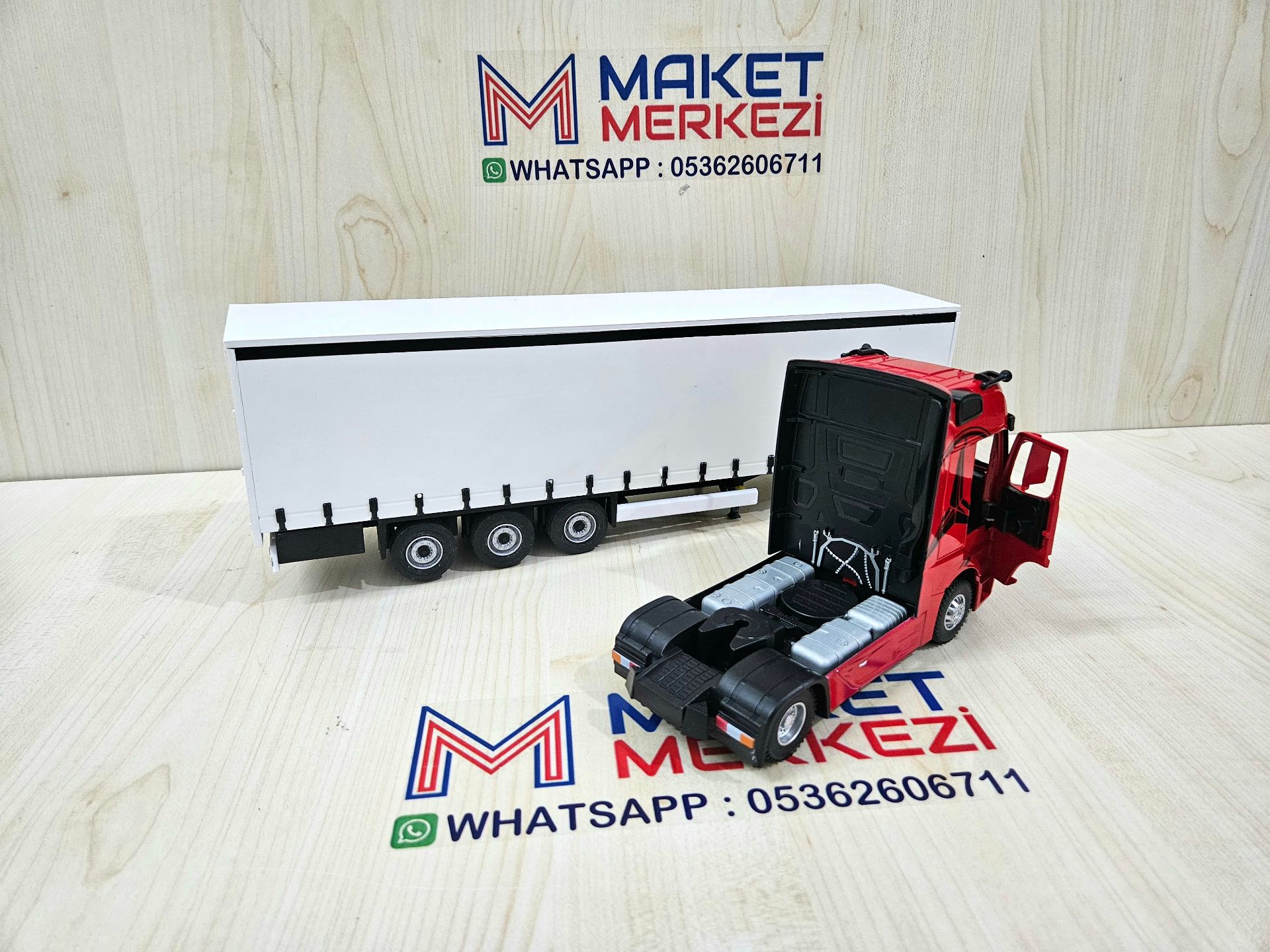 1/36 KIRMIZI MERCEDES ACTROS 1851 TENTE DORSELİ TIR MAKETİ