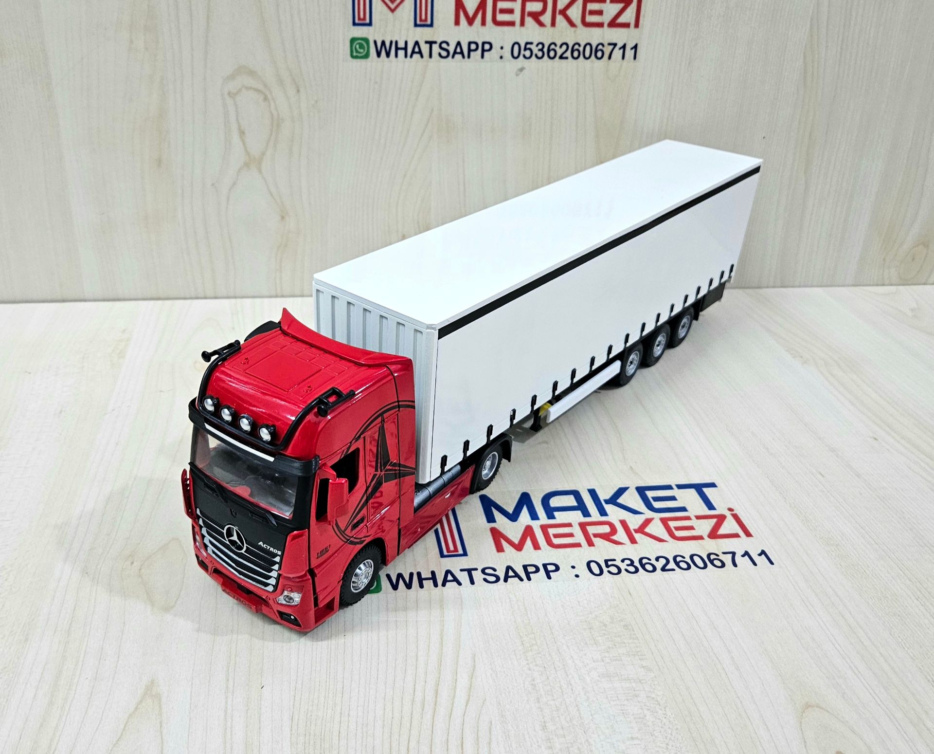 1/36 KIRMIZI MERCEDES ACTROS 1851 TENTE DORSELİ TIR MAKETİ