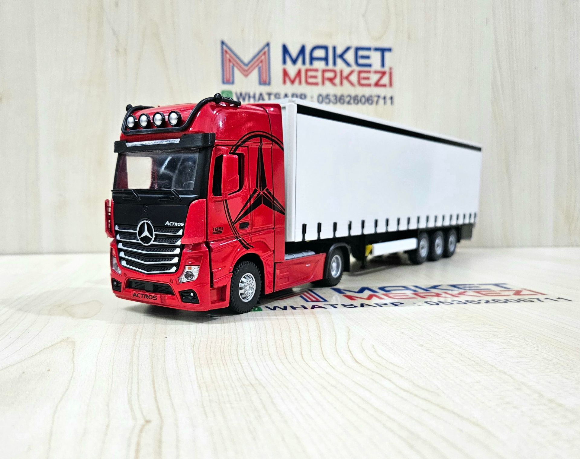 1/36 KIRMIZI MERCEDES ACTROS 1851 TENTE DORSELİ TIR MAKETİ
