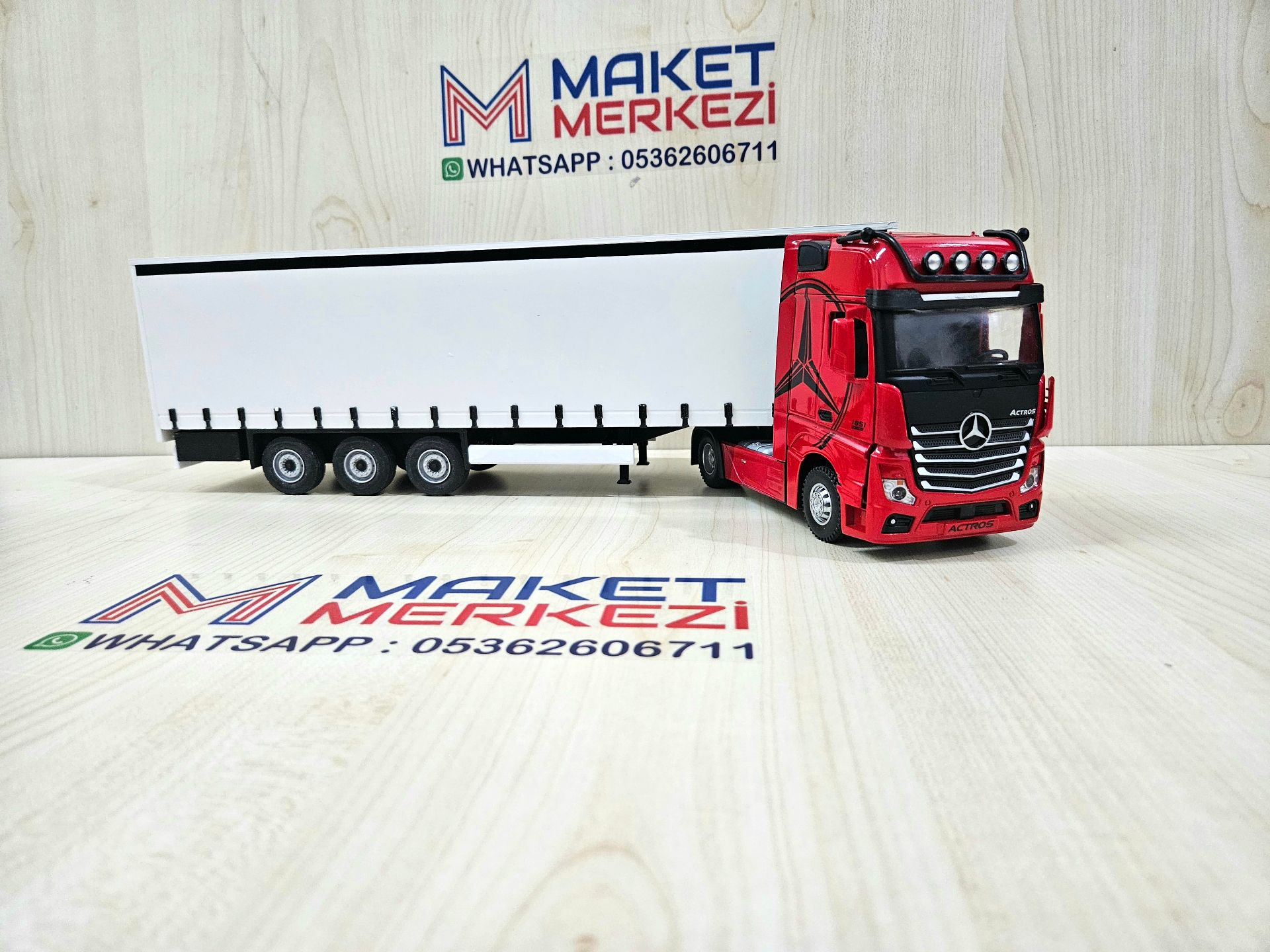 1/36 KIRMIZI MERCEDES ACTROS 1851 TENTE DORSELİ TIR MAKETİ