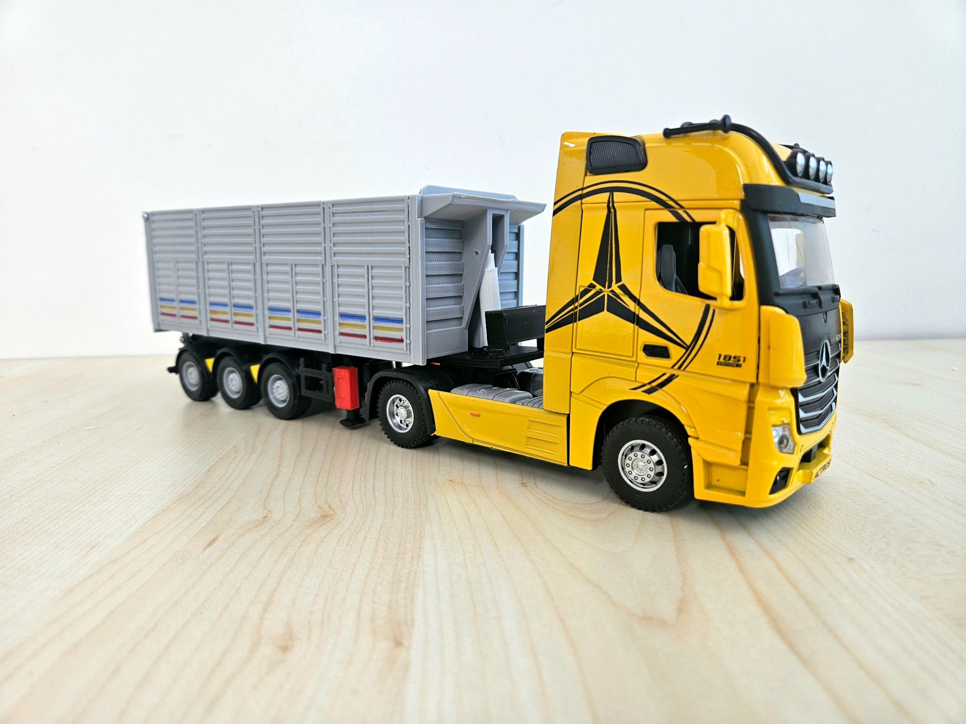 1/36 SARI MERCEDES ACTROS 1851 KAPAKLI DAMPER DORSELİ TIR MAKETİ