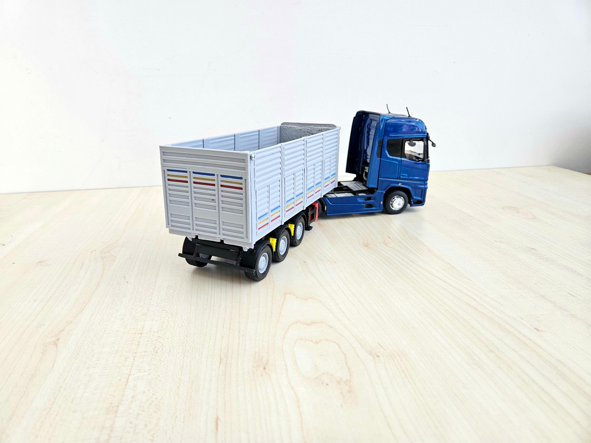 1/36 FORD F-MAX KAPAKLI DAMPER DORSELİ TIR MAKETİ
