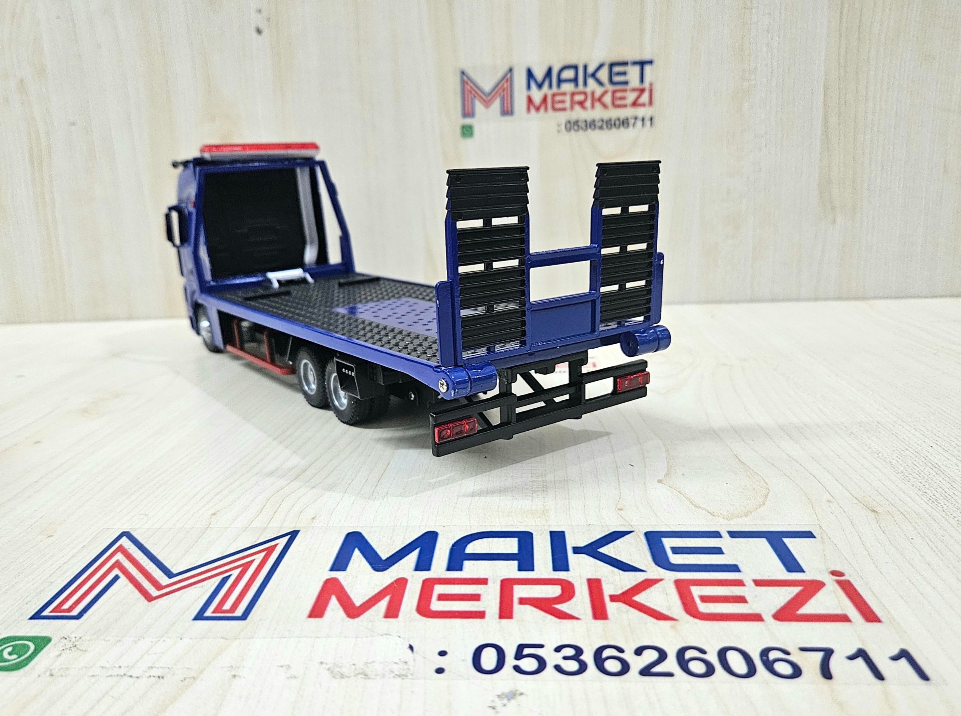1/36 MAVİ MERCEDES ACTROS 1851 OTO KURTARICI ÇEKİCİ MAKETİ