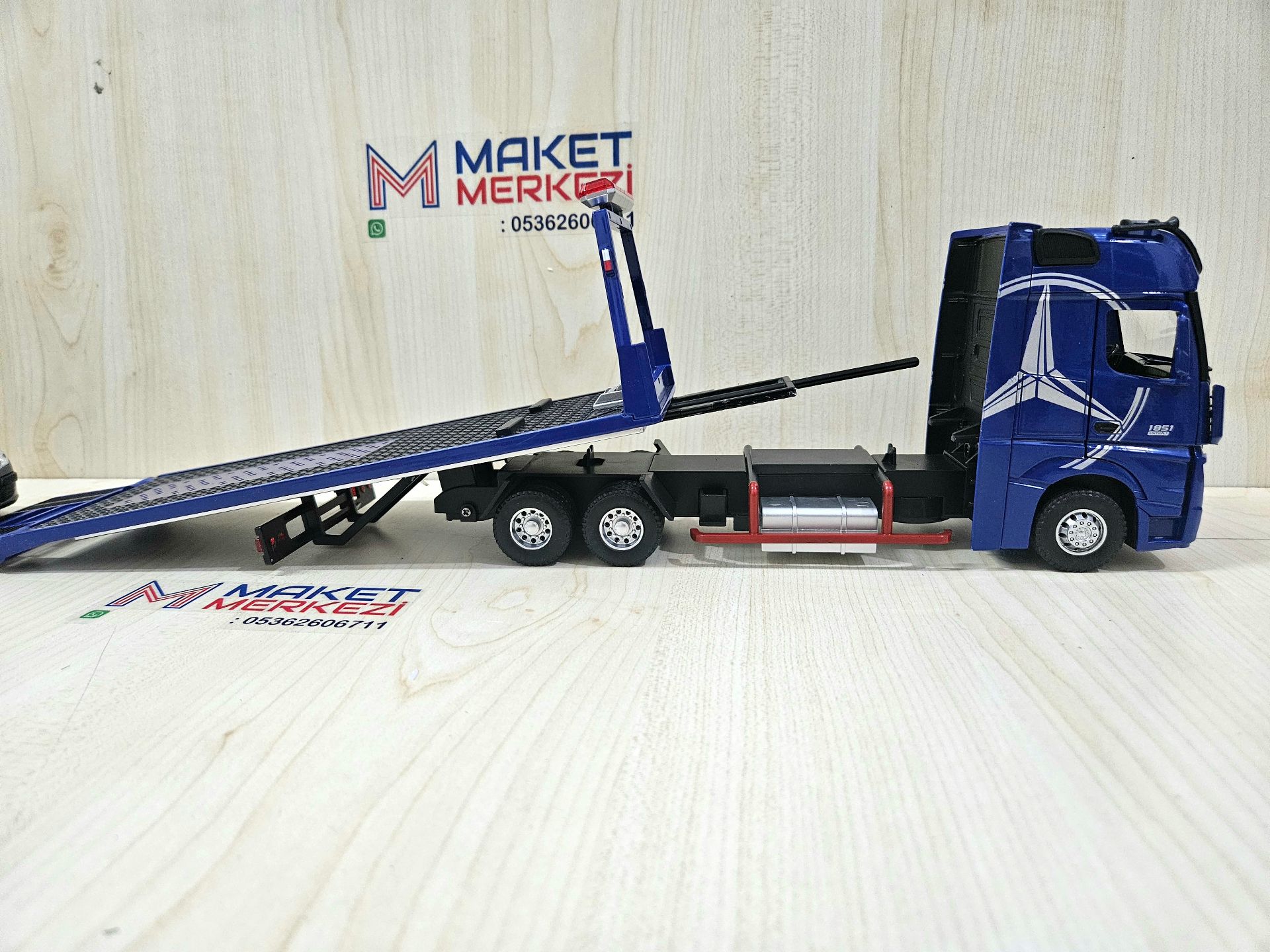 1/36 MAVİ MERCEDES ACTROS 1851 OTO KURTARICI ÇEKİCİ MAKETİ