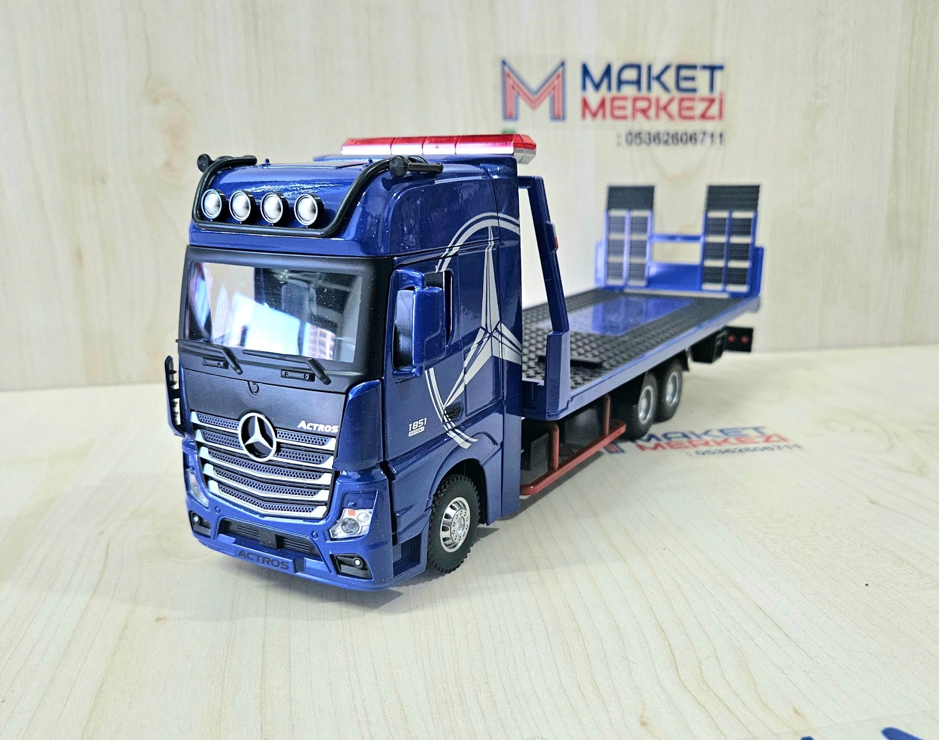 1/36 MAVİ MERCEDES ACTROS 1851 OTO KURTARICI ÇEKİCİ MAKETİ