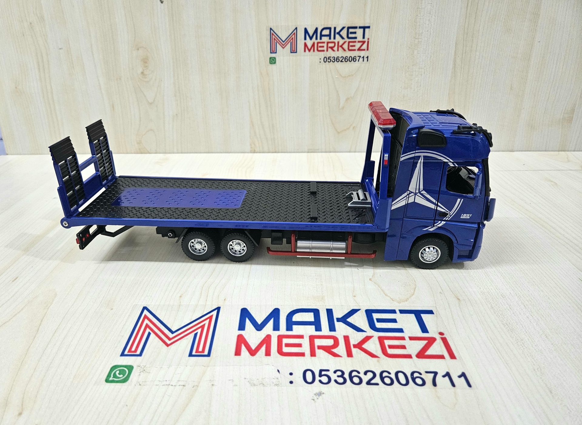 1/36 MAVİ MERCEDES ACTROS 1851 OTO KURTARICI ÇEKİCİ MAKETİ