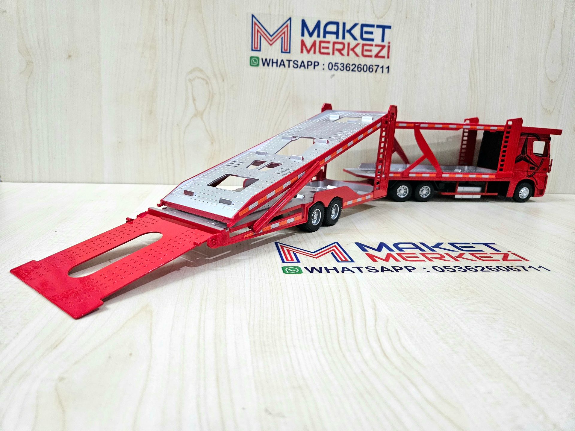 1/36 KIRMIZI MERCEDES ACTROS 1851 OTOMOBİL TRANSPORTER MAKETİ