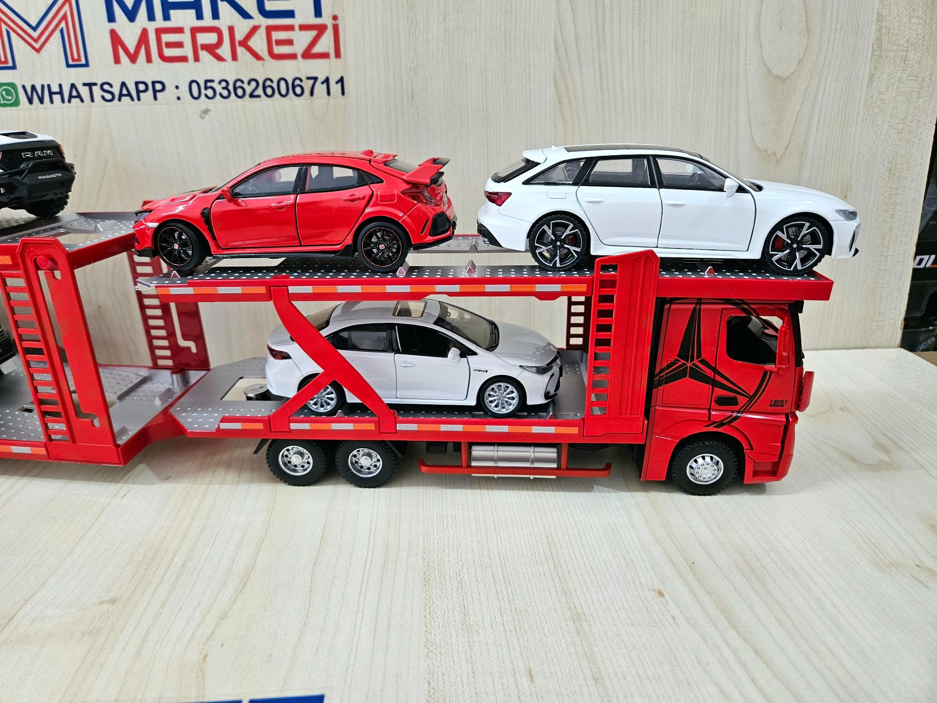 1/36 KIRMIZI MERCEDES ACTROS 1851 OTOMOBİL TRANSPORTER MAKETİ