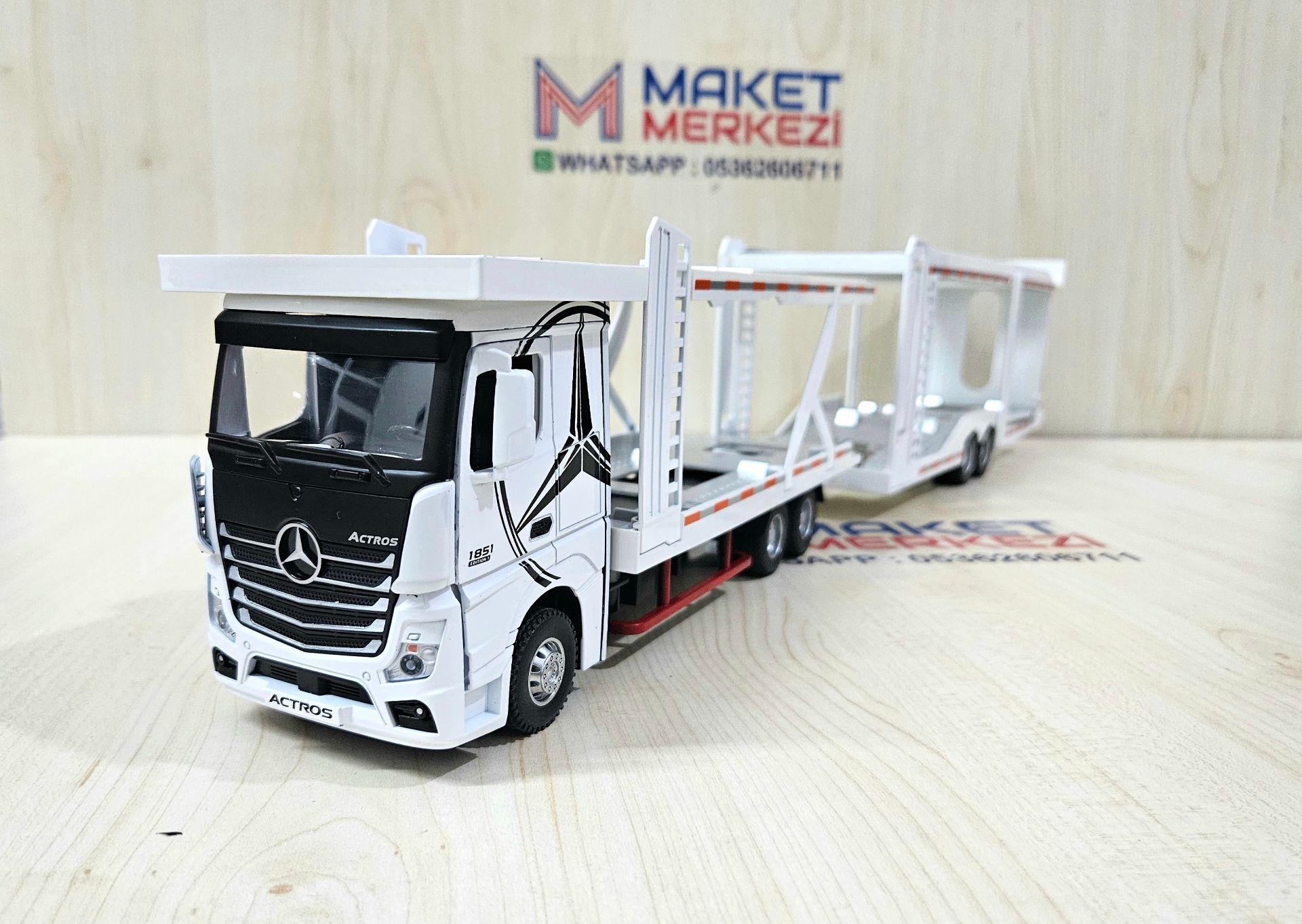 1/36 BEYAZ MERCEDES ACTROS 1851 OTOMOBİL TRANSPORTER MAKETİ