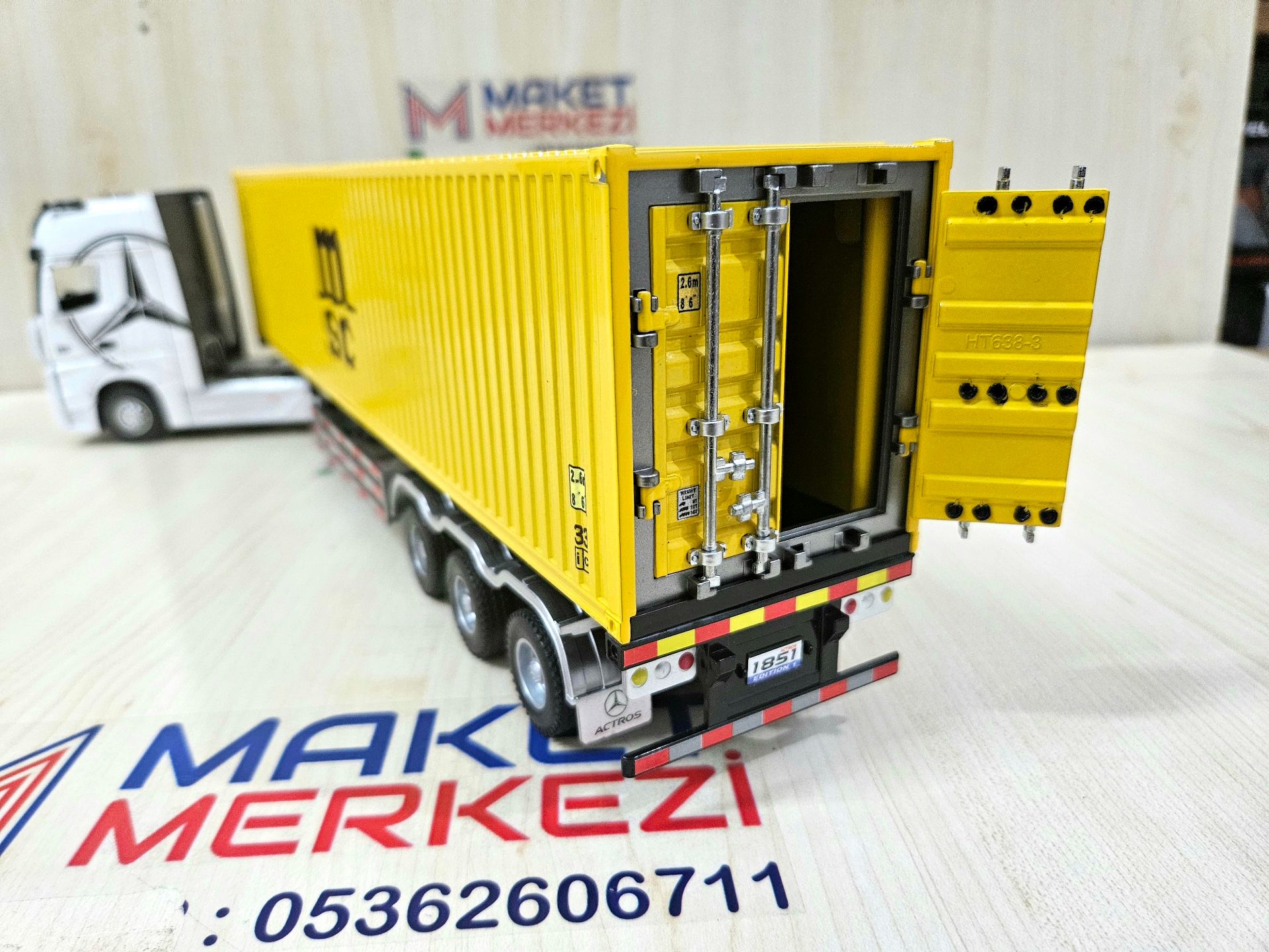 1/36 BEYAZ MERCEDES ACTROS 1851 MSC KONTEYNER DORSELİ TIR MAKETİ