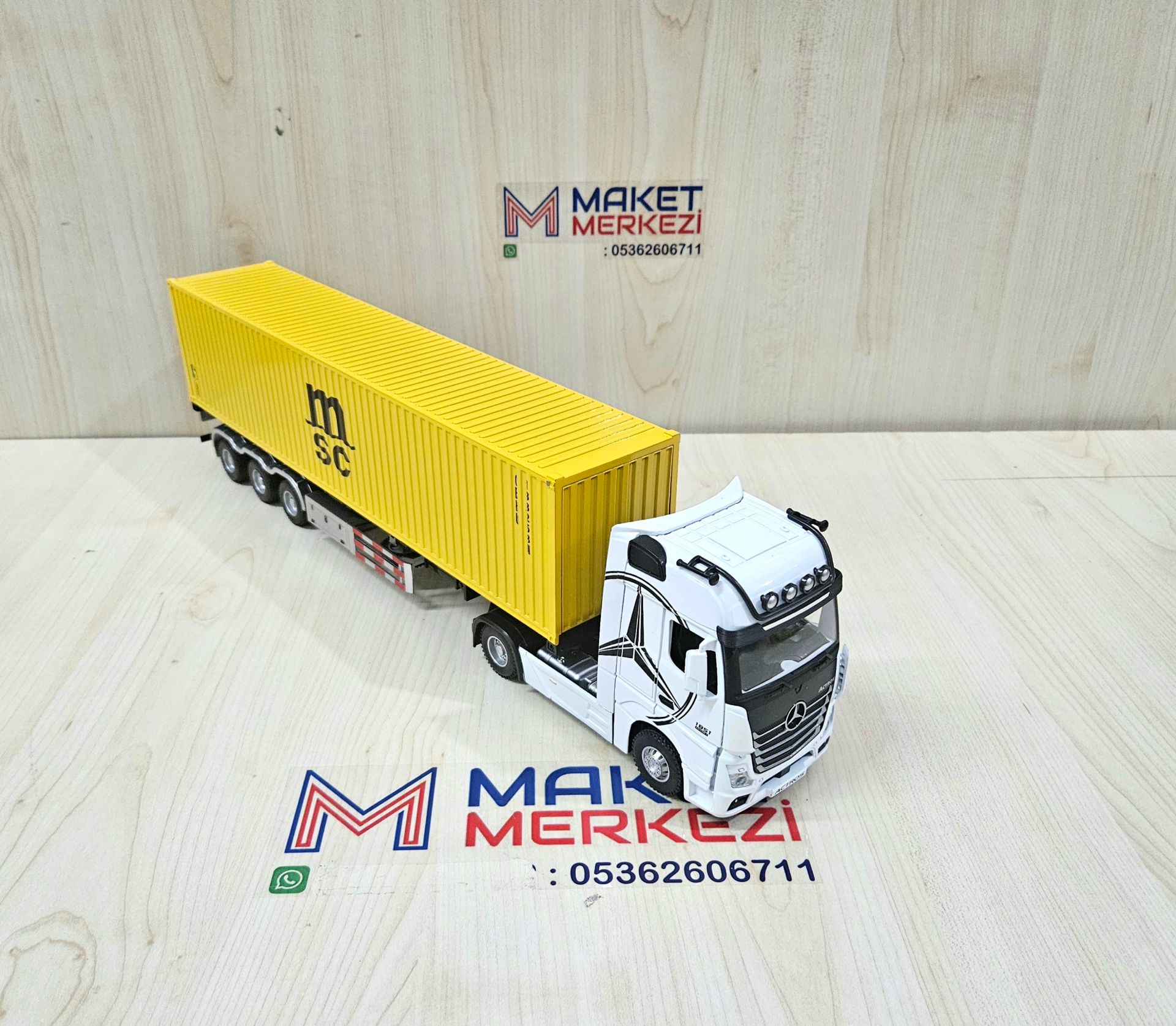 1/36 BEYAZ MERCEDES ACTROS 1851 MSC KONTEYNER DORSELİ TIR MAKETİ