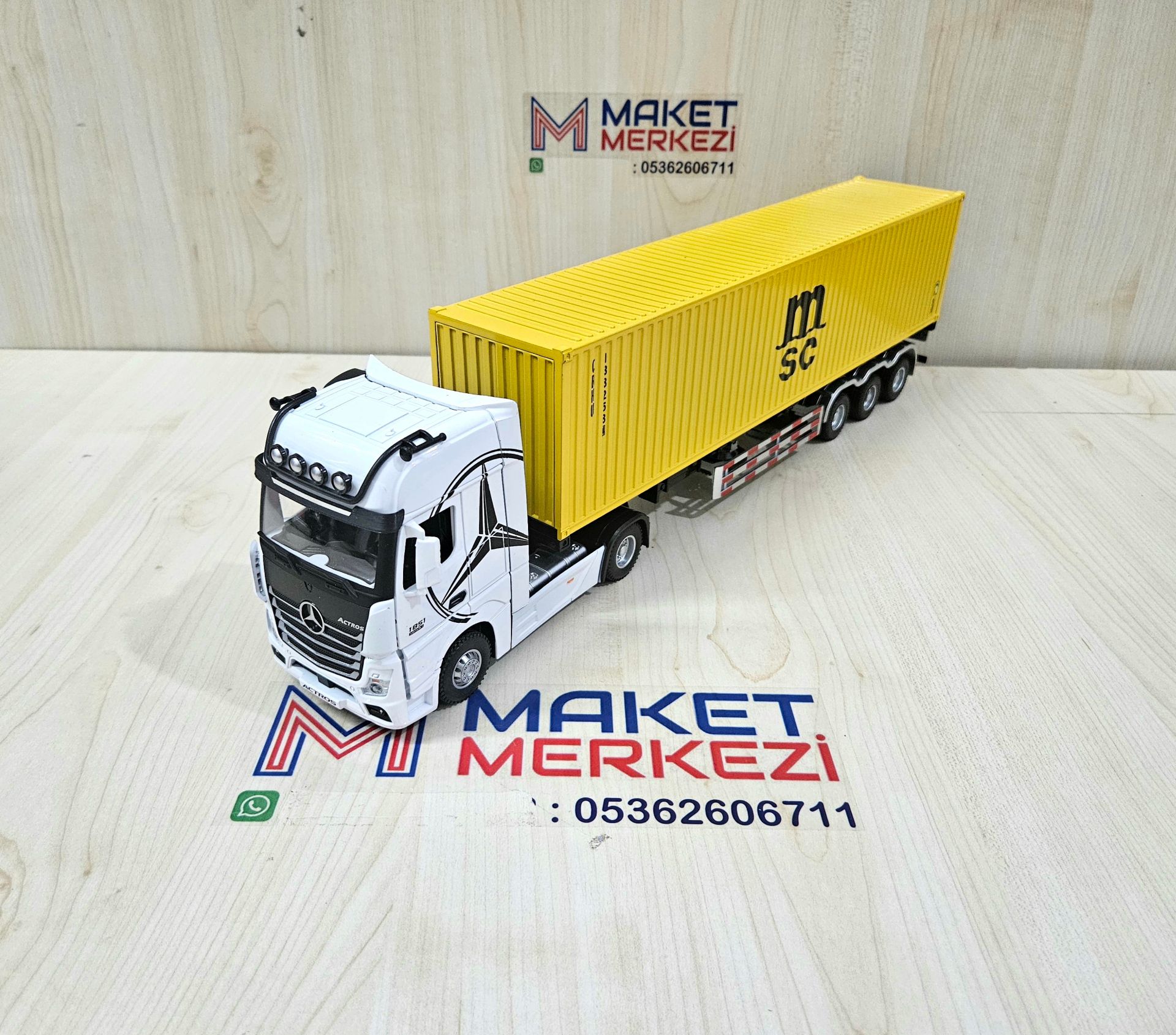 1/36 BEYAZ MERCEDES ACTROS 1851 MSC KONTEYNER DORSELİ TIR MAKETİ