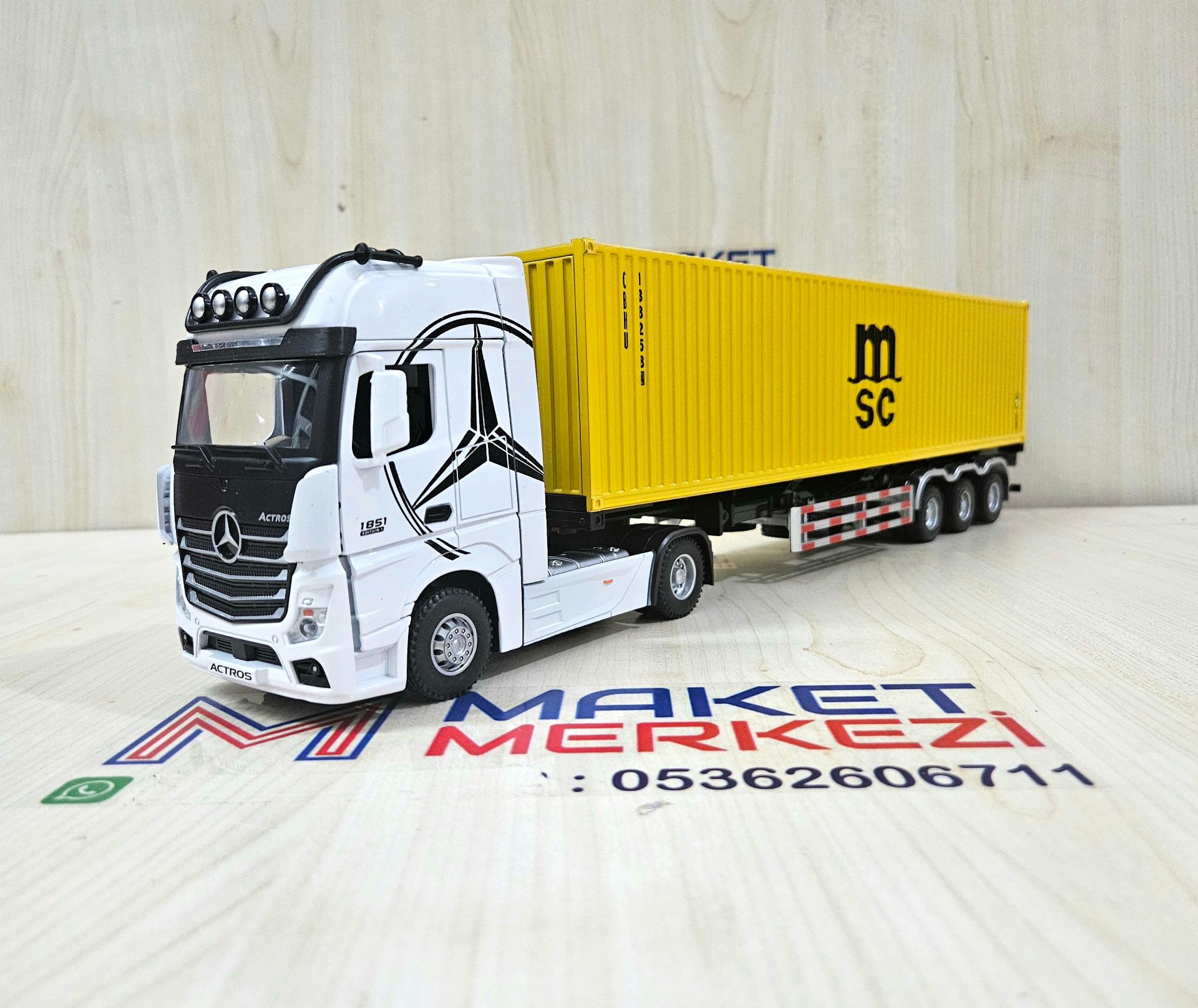 1/36 BEYAZ MERCEDES ACTROS 1851 MSC KONTEYNER DORSELİ TIR MAKETİ