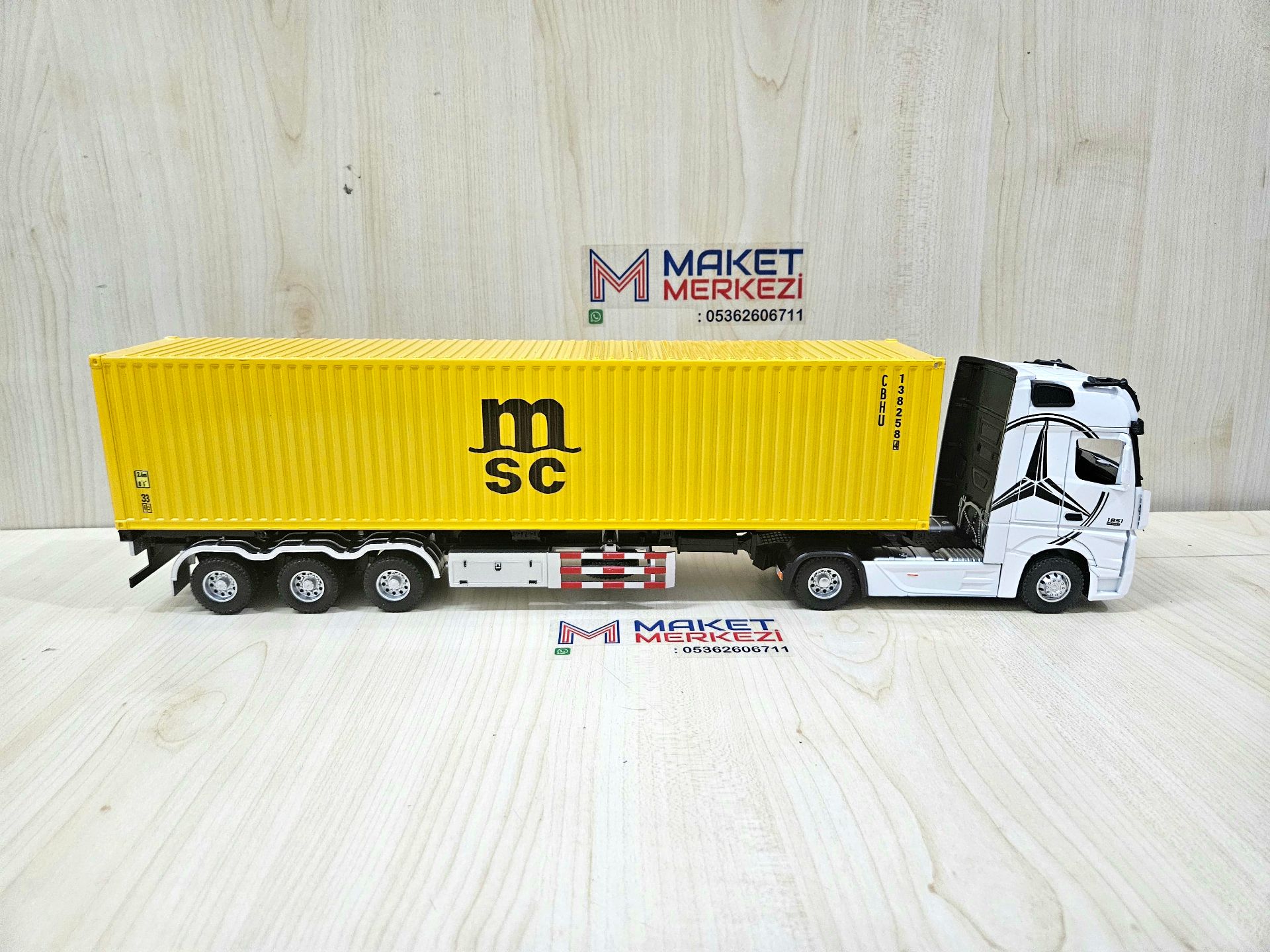 1/36 BEYAZ MERCEDES ACTROS 1851 MSC KONTEYNER DORSELİ TIR MAKETİ
