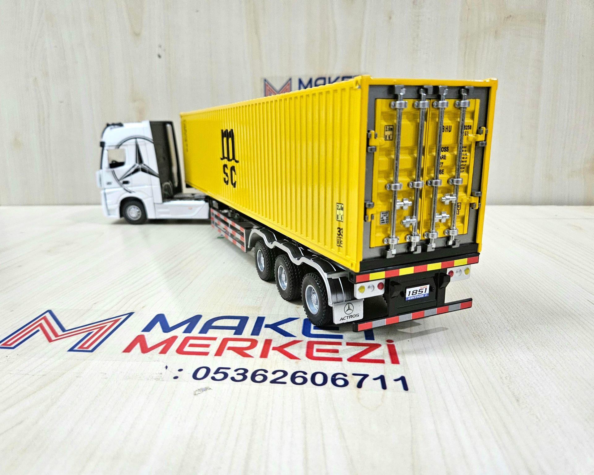 1/36 BEYAZ MERCEDES ACTROS 1851 MSC KONTEYNER DORSELİ TIR MAKETİ