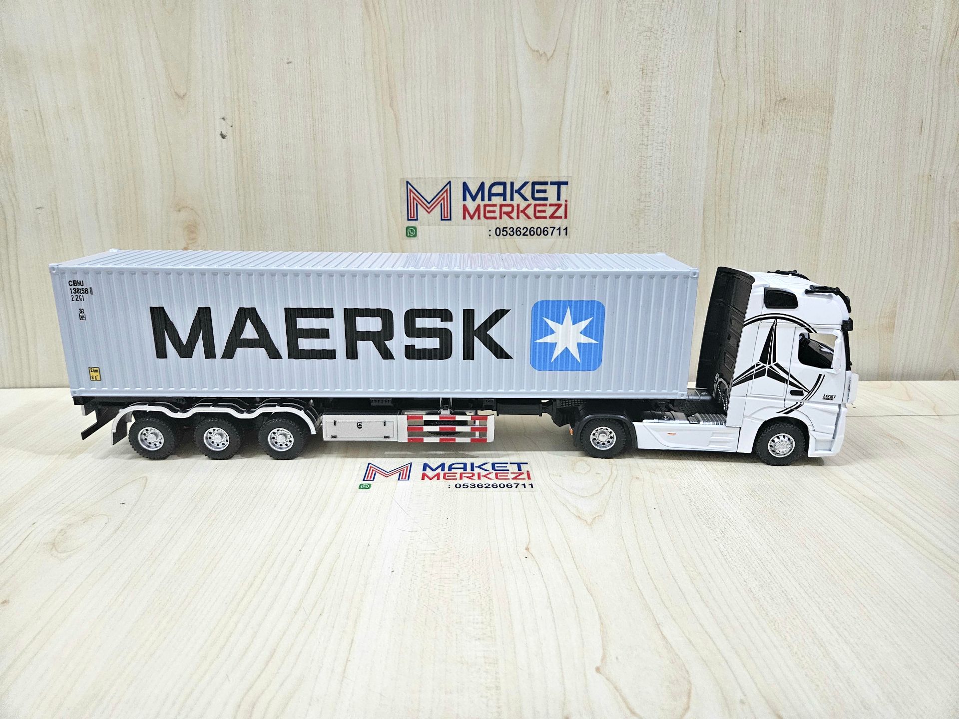 1/36 BEYAZ MERCEDES ACTROS 1851 MAERSK KONTEYNER DORSELİ TIR MAKETİ