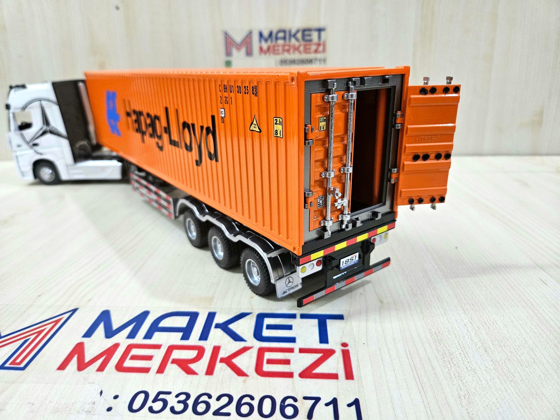 1/36 BEYAZ MERCEDES ACTROS 1851 HAPAG KONTEYNER DORSELİ TIR MAKETİ