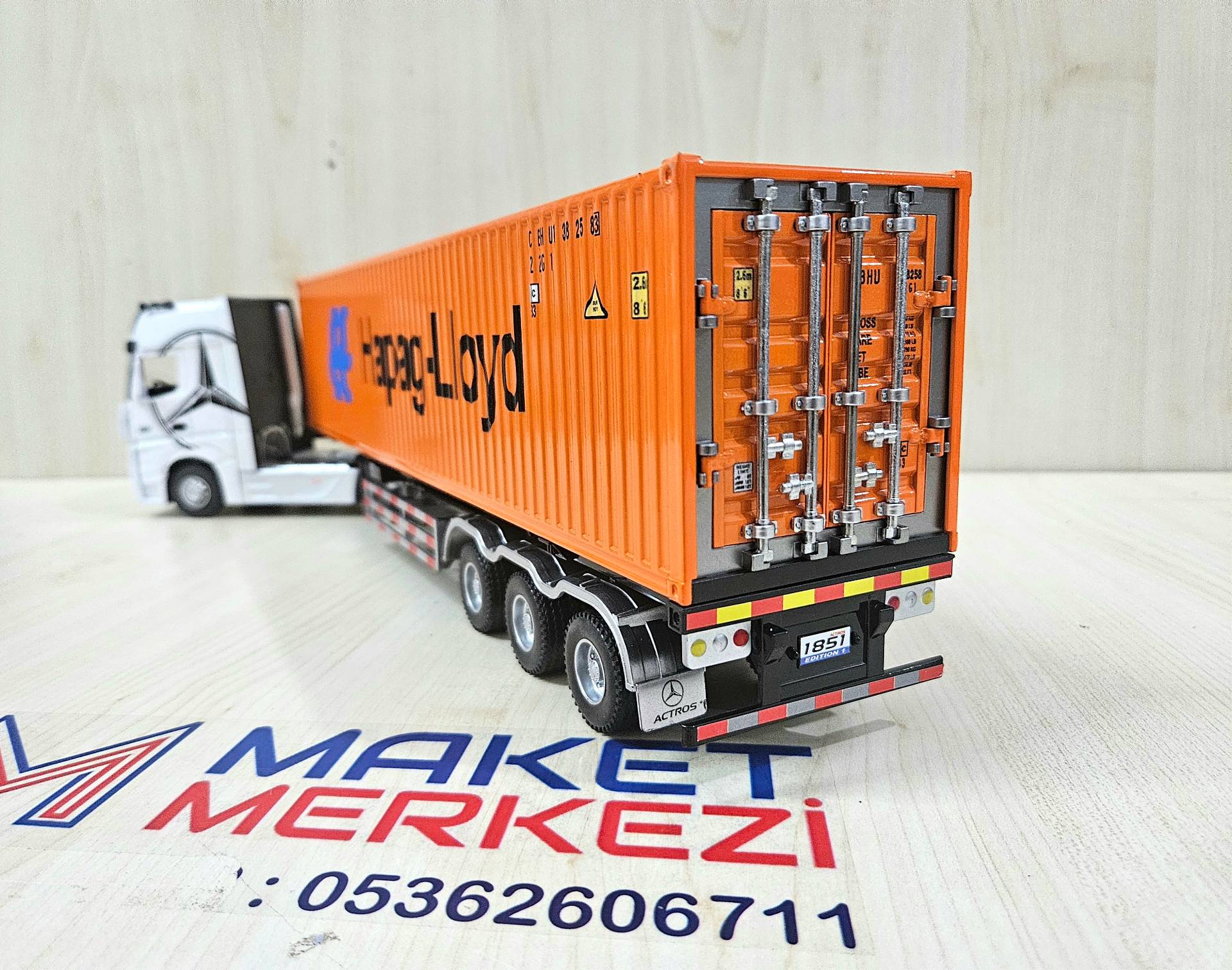 1/36 BEYAZ MERCEDES ACTROS 1851 HAPAG KONTEYNER DORSELİ TIR MAKETİ