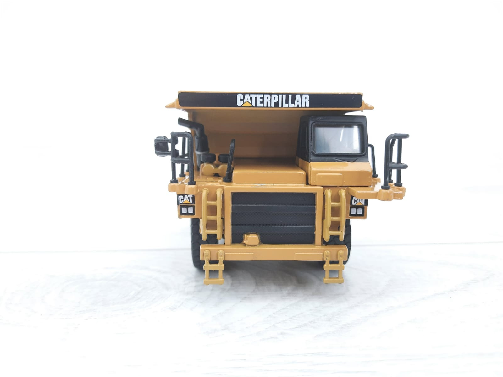 1/64 CAT 775E MADEN KAMYONU MAKETİ DM85696