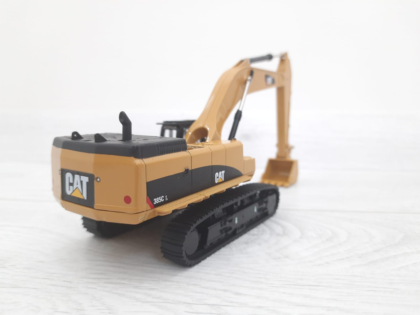 1/64 CAT 385C EKSKAVATÖR MAKETİ DM85694