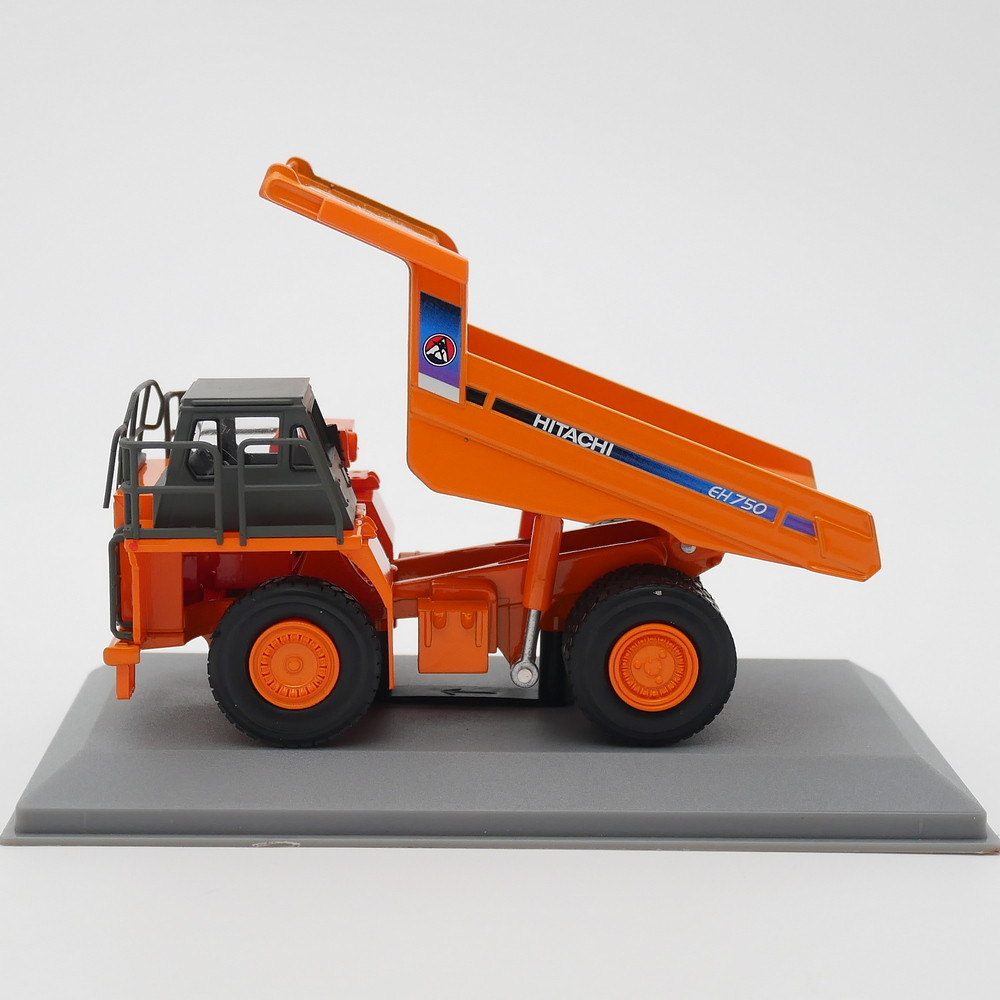 1/72 HITACHI EH750 MADEN KAMYONU MAKETİ