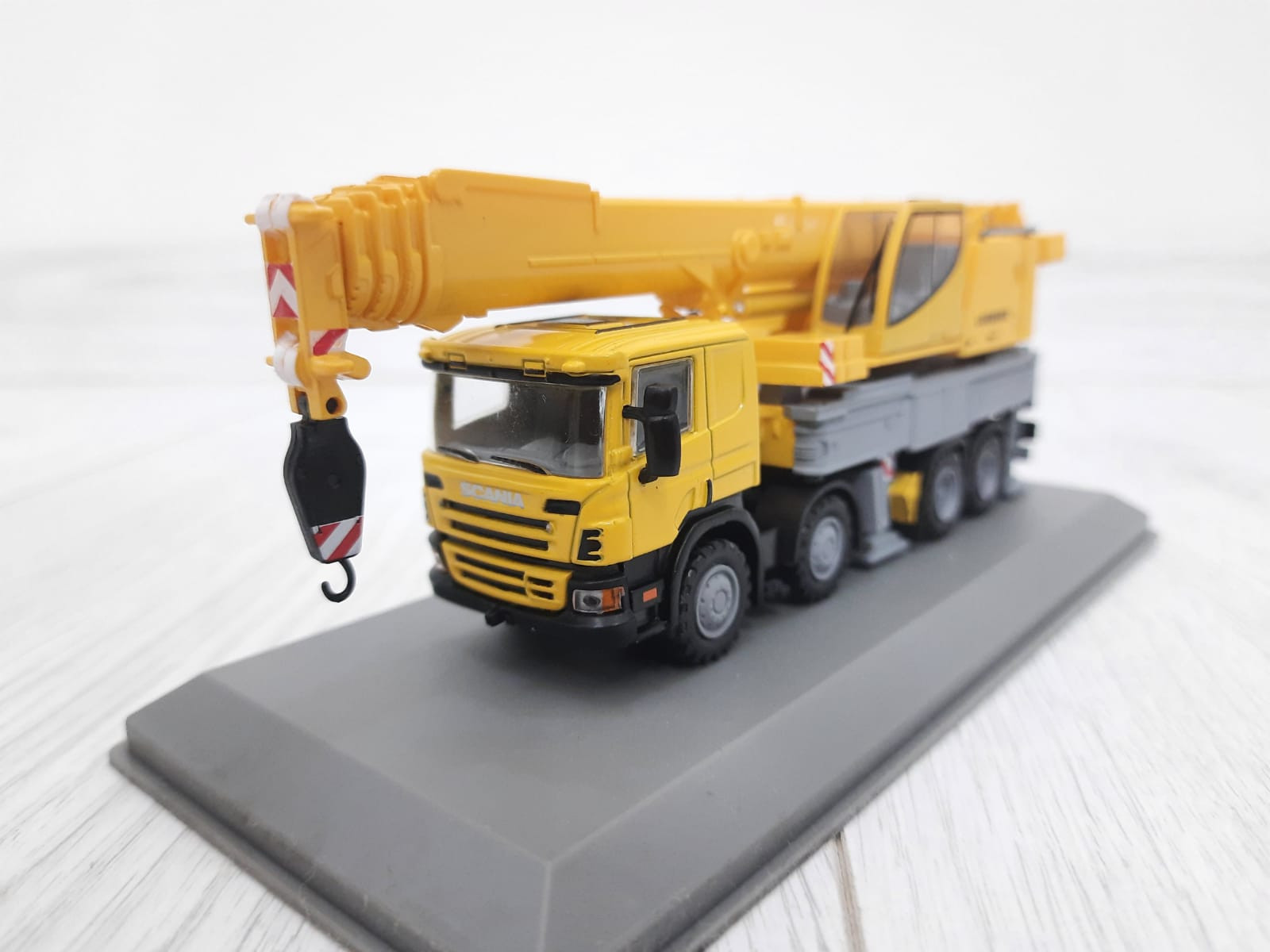 1/72 SCANIA P420 LIEBHERR LTF1060 VİNÇ MAKETİ