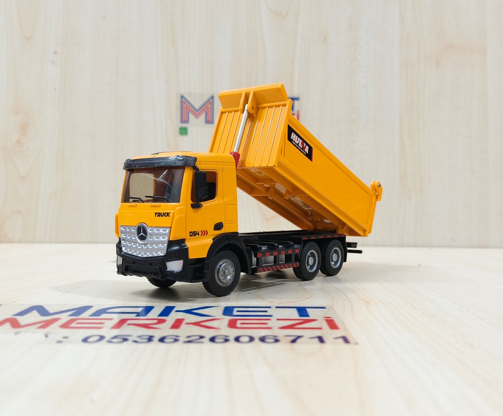 1/50 MERCEDES AROCS damperli kamyon MAKETİ HUİNA