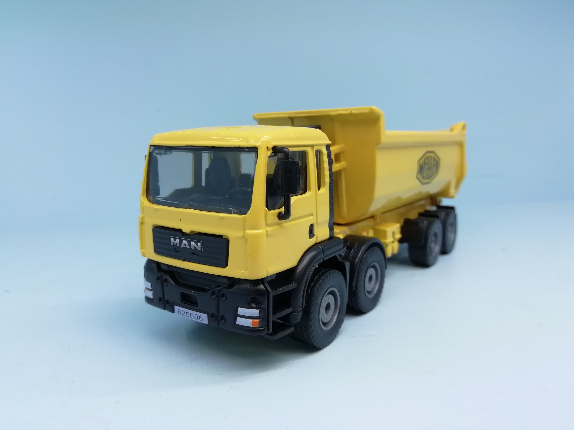 1/50 KAIDIWEI MAN TGS 8X4 DAMPERLİ KAMYON MAKETİ * sarı