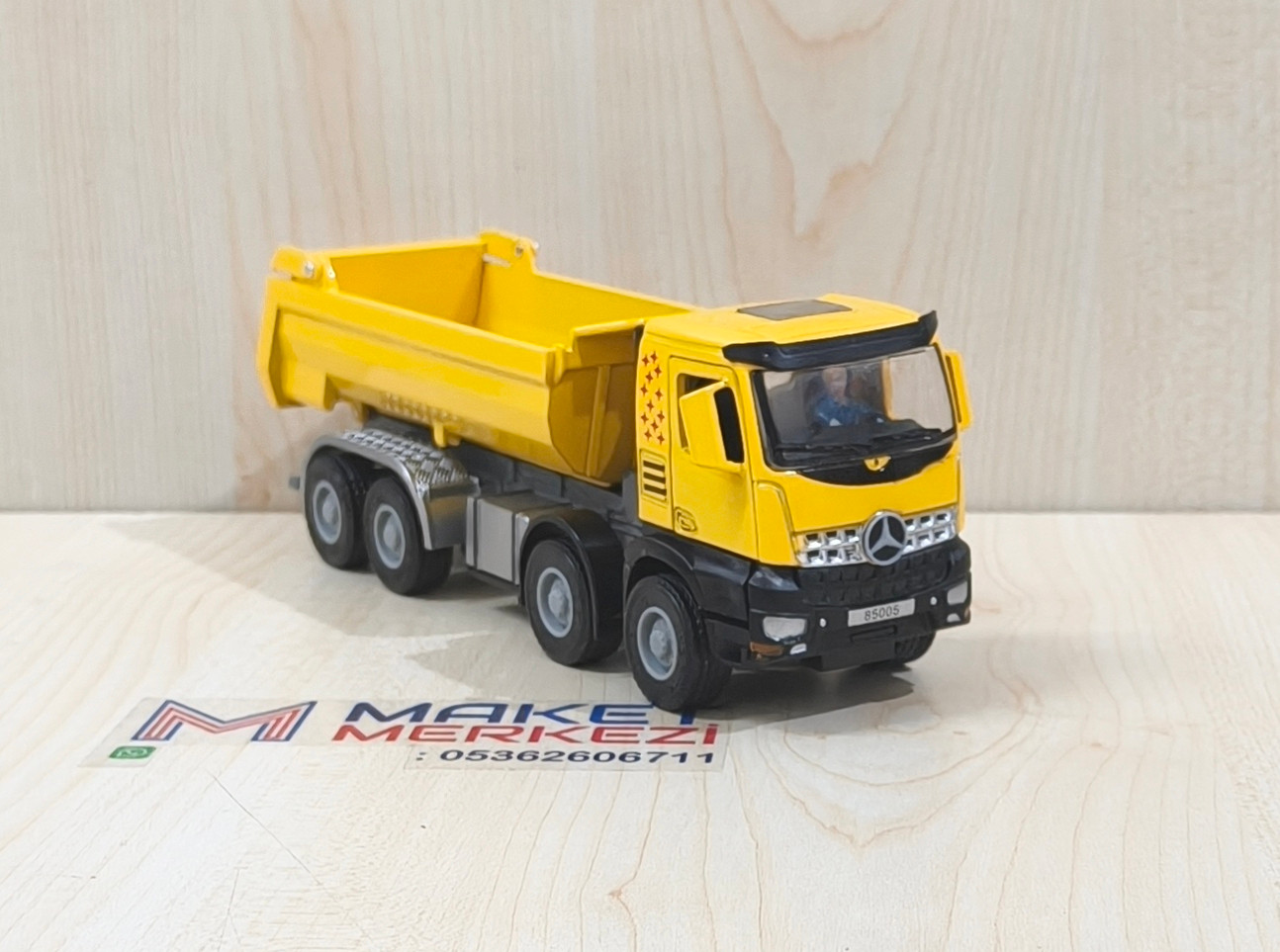 1/50 MERCEDES AROCS 8X4 DAMPERLİ KAMYON MAKETİ JINGBANG