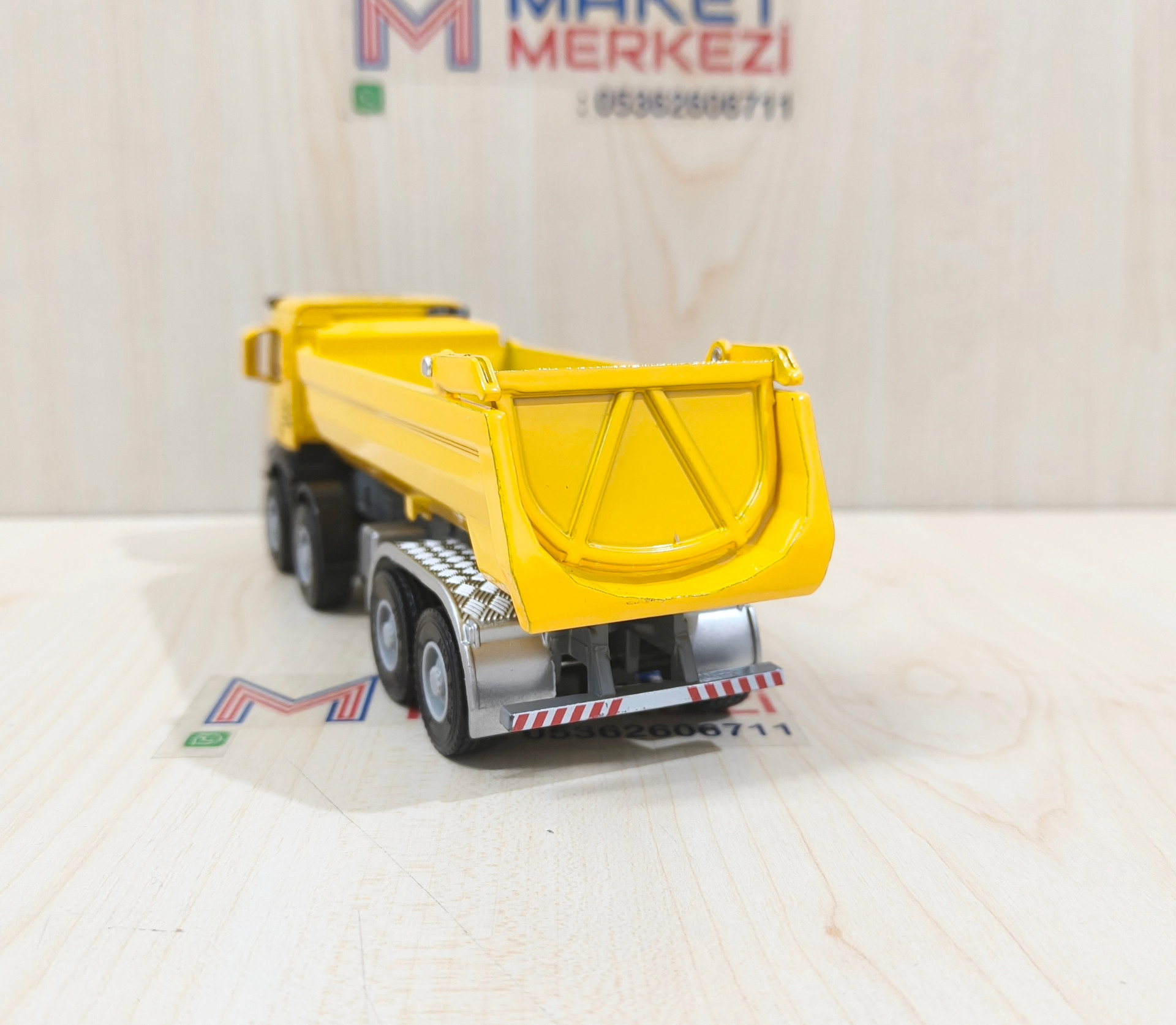 1/50 MERCEDES AROCS 8X4 DAMPERLİ KAMYON MAKETİ JINGBANG