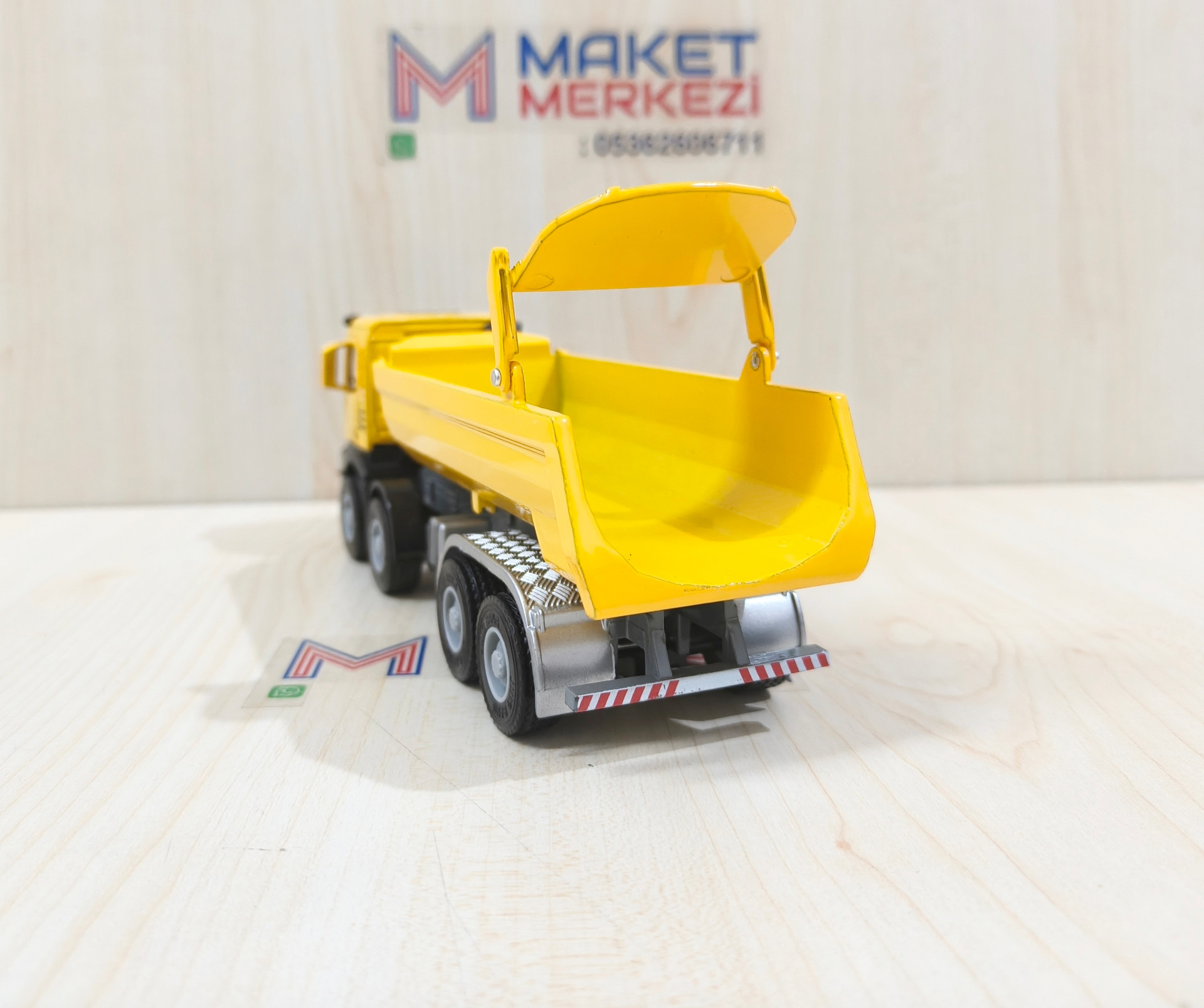 1/50 MERCEDES AROCS 8X4 DAMPERLİ KAMYON MAKETİ JINGBANG