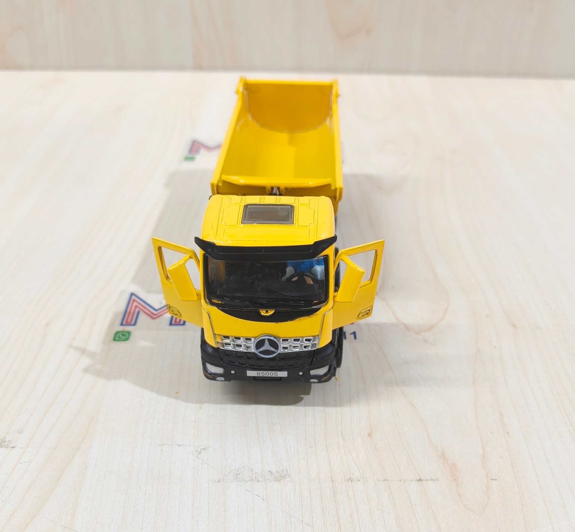 1/50 MERCEDES AROCS 8X4 DAMPERLİ KAMYON MAKETİ JINGBANG