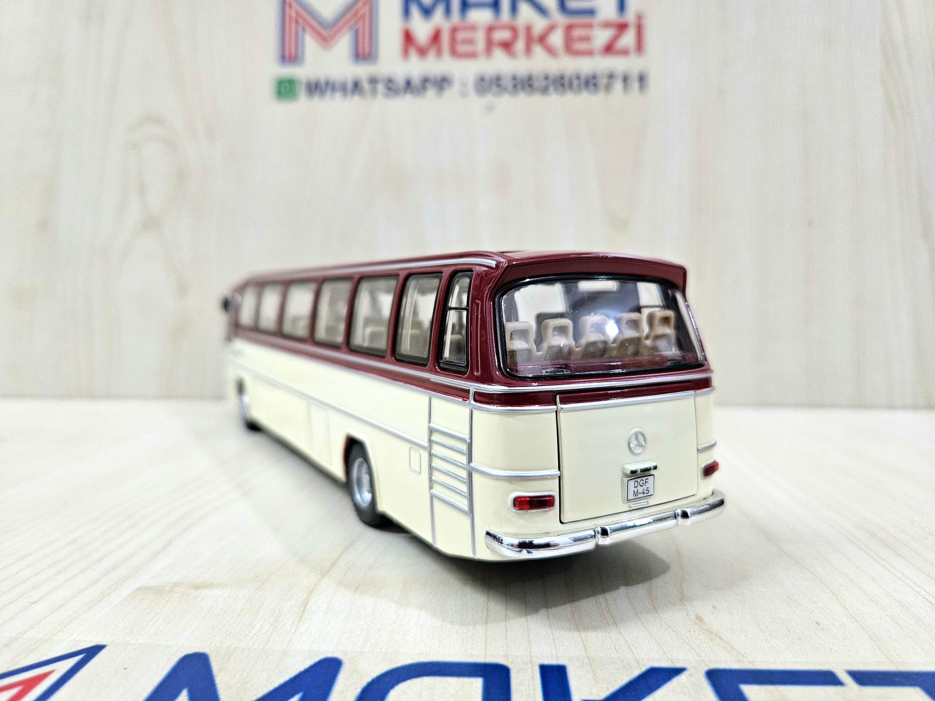 1/43 MERCEDES BENZ O302 OTOBÜS MAKETİ BORDO