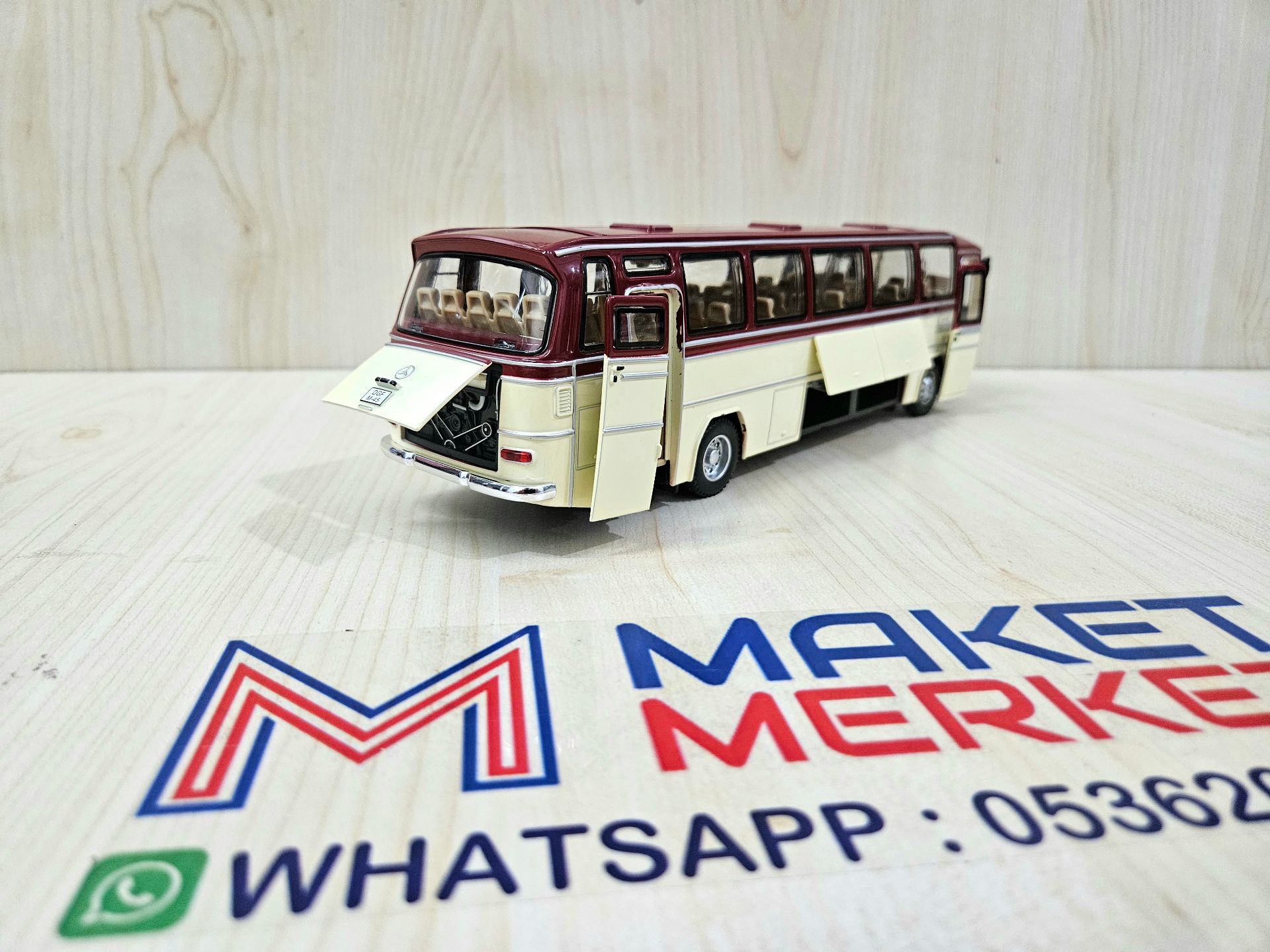 1/43 MERCEDES BENZ O302 OTOBÜS MAKETİ BORDO