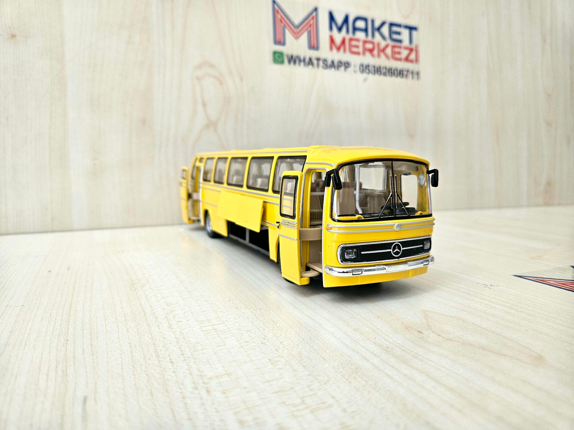 1/43 MERCEDES BENZ O302 OTOBÜS MAKETİ SARI