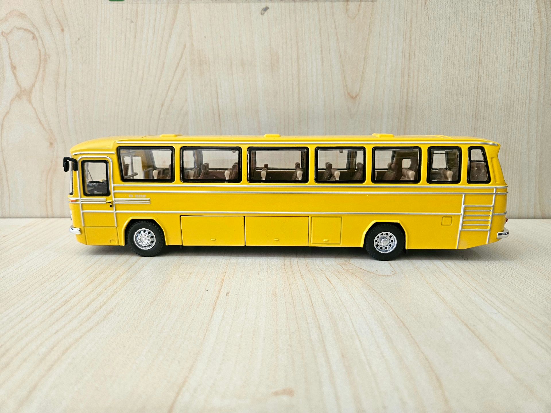 1/43 MERCEDES BENZ O302 OTOBÜS MAKETİ SARI