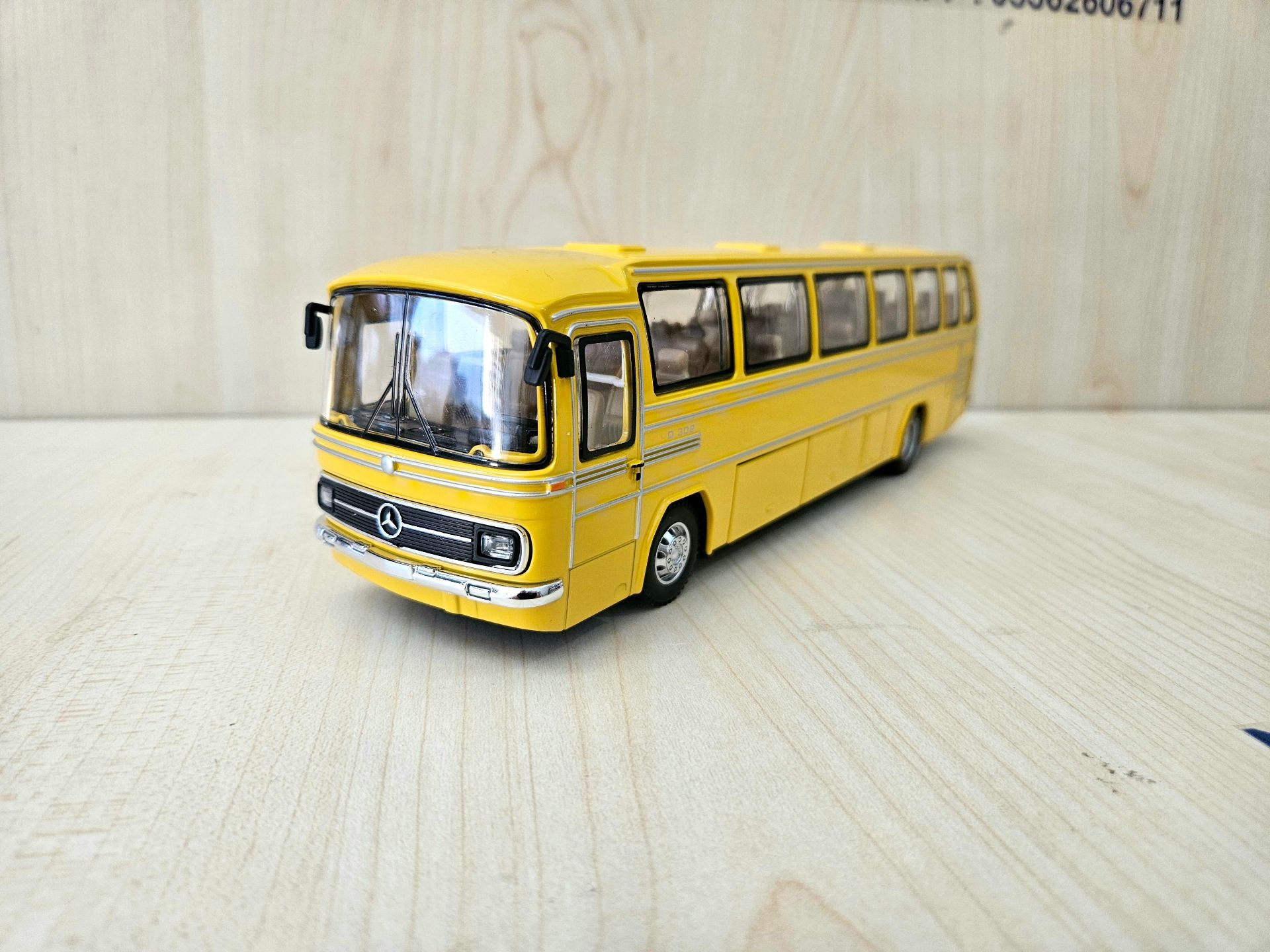 1/43 MERCEDES BENZ O302 OTOBÜS MAKETİ SARI