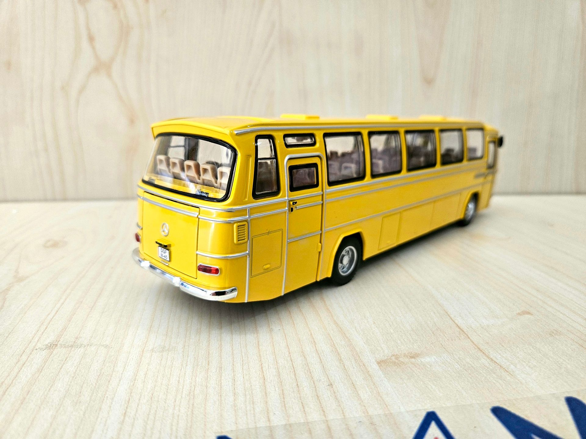 1/43 MERCEDES BENZ O302 OTOBÜS MAKETİ SARI