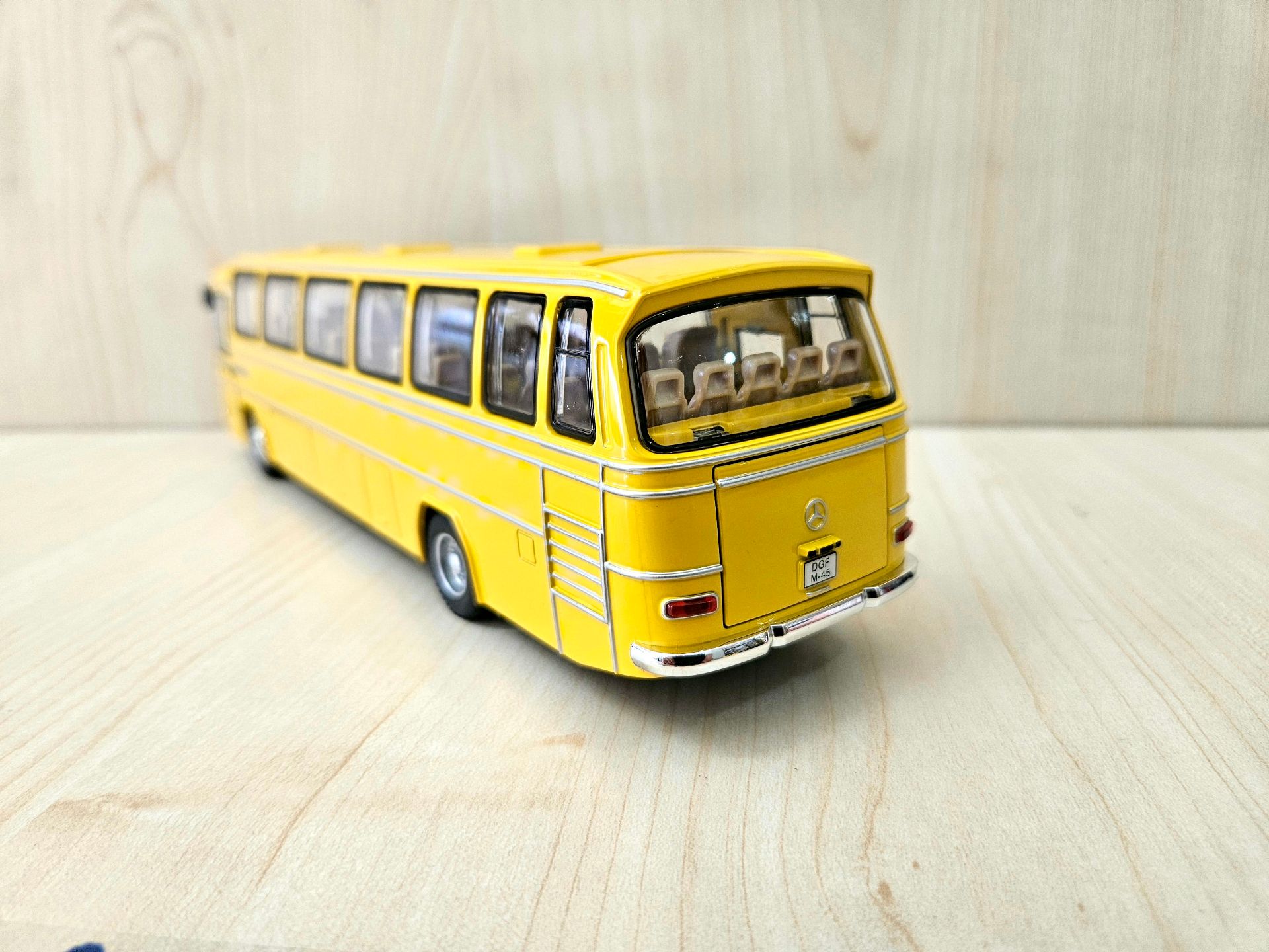 1/43 MERCEDES BENZ O302 OTOBÜS MAKETİ SARI